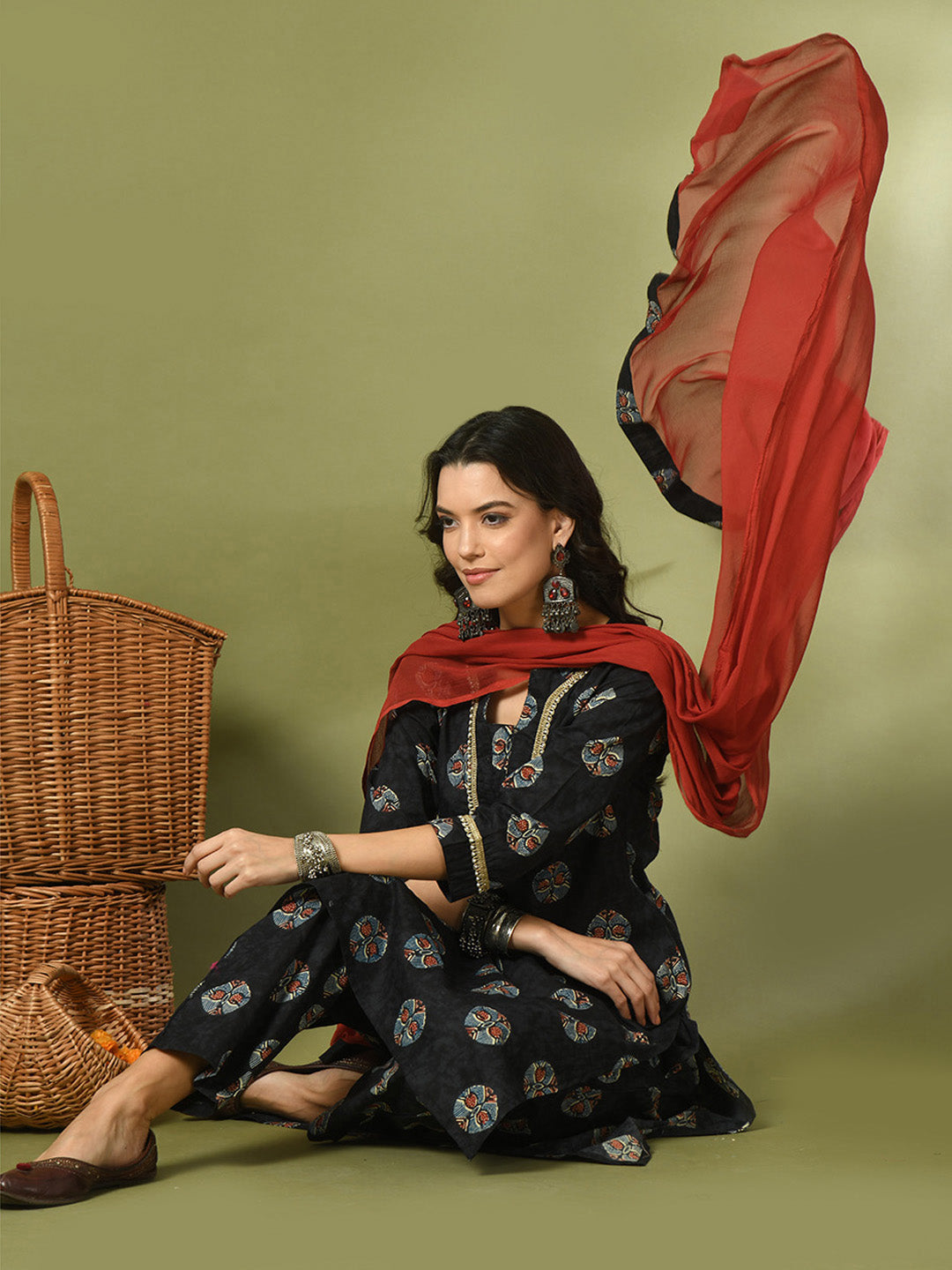 Women's  Black Printed Cotton Straight Party Kurta Sets With Dupatta - Myshka