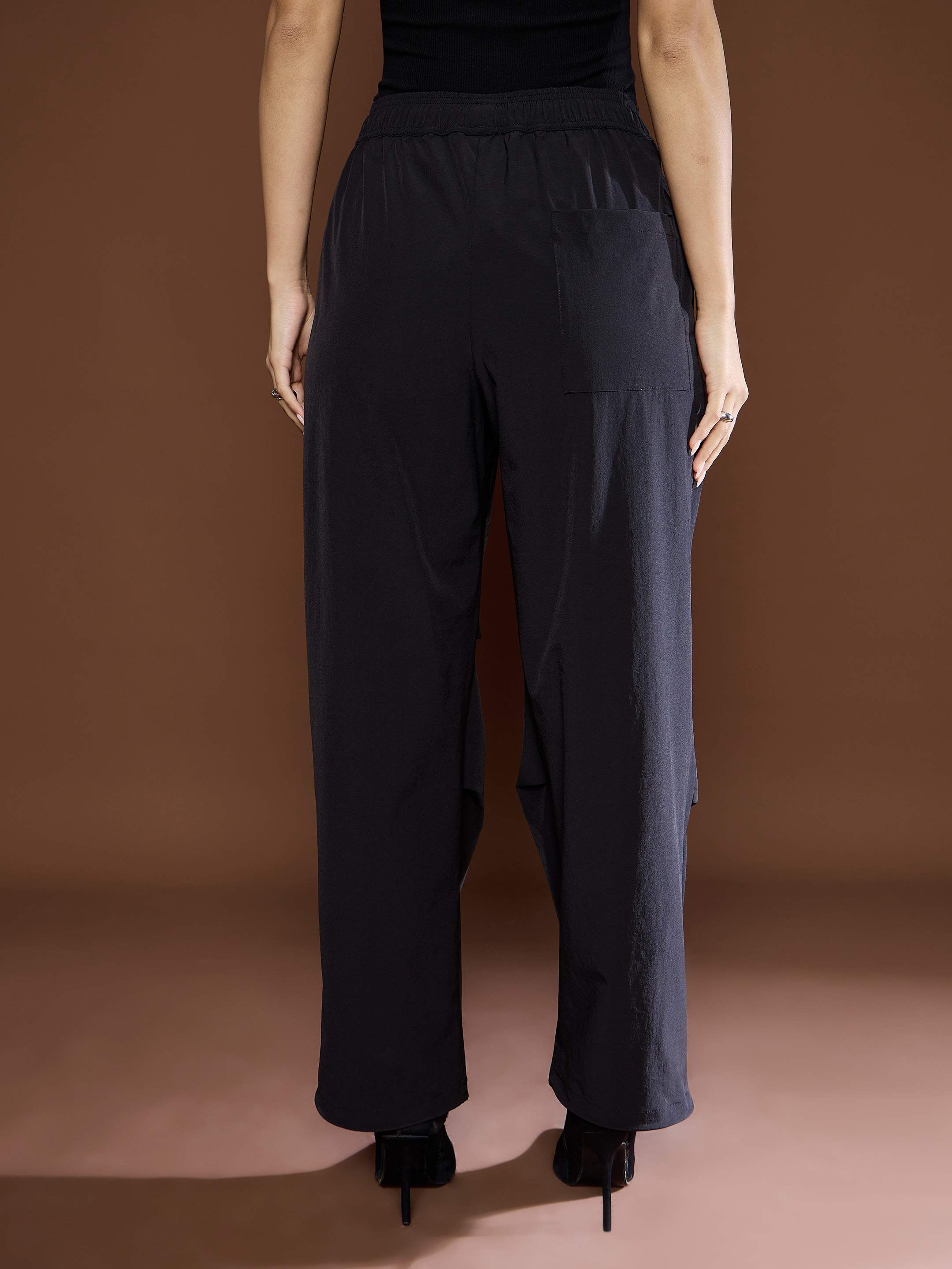 Women's Unisex Black Front Invert Pleat Baggy Parachute Pants-SASSAFRAS