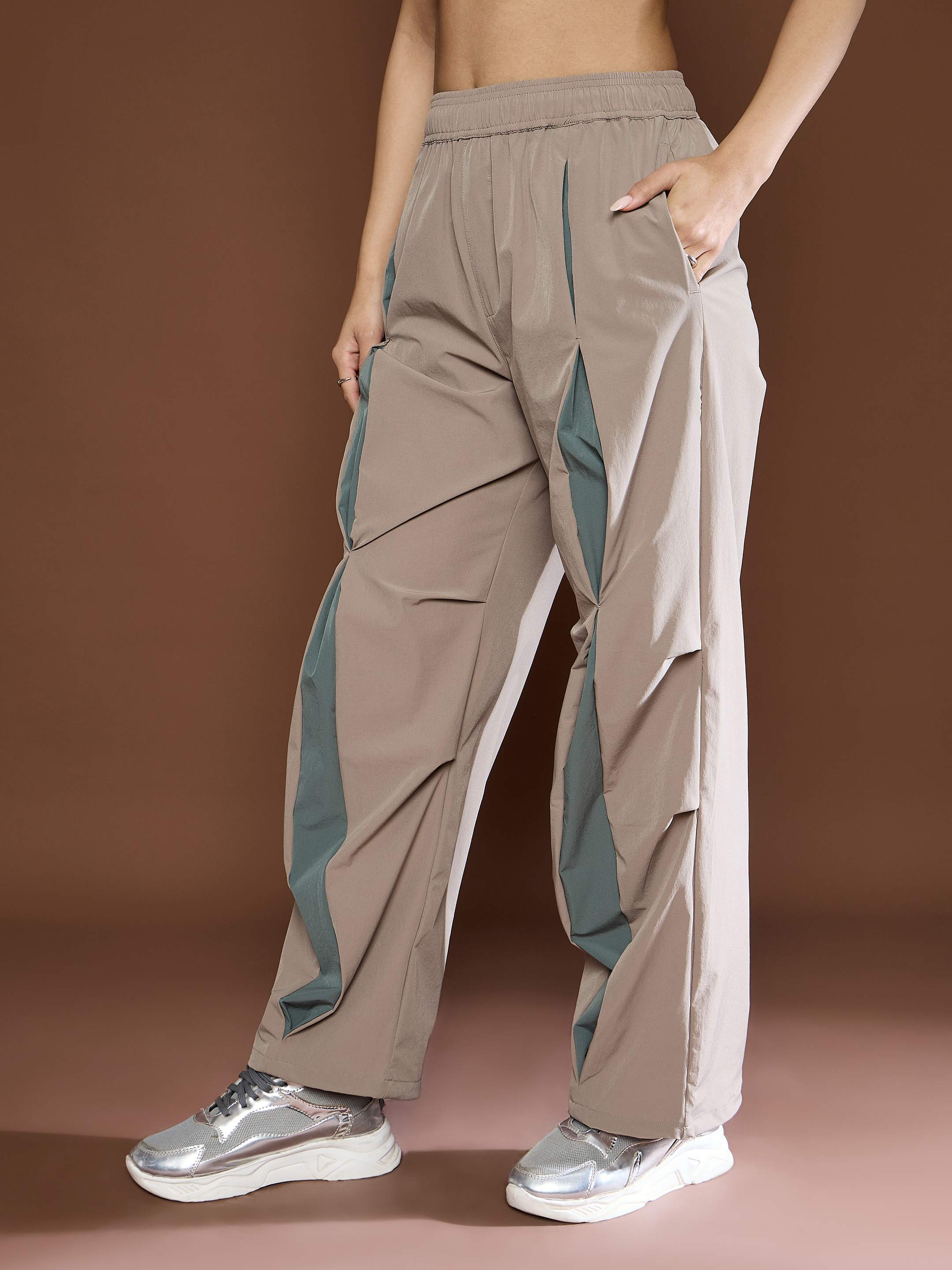 Women's Unisex Taupe Front Invert Pleat Baggy Parachute Pants-SASSAFRAS