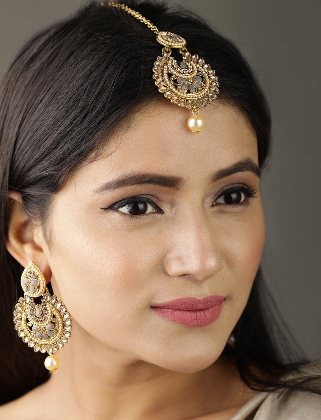 Women's Kundan Grey Stone MaangTikka Earring Set