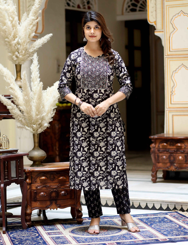 Women's Embroidered Kurta In Sweet-Heart Neck With Black Straight Palazzo