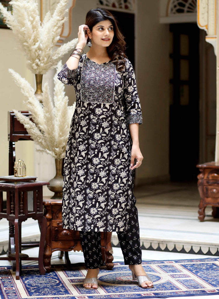 Women's Embroidered Kurta In Sweet-Heart Neck With Black Straight Palazzo