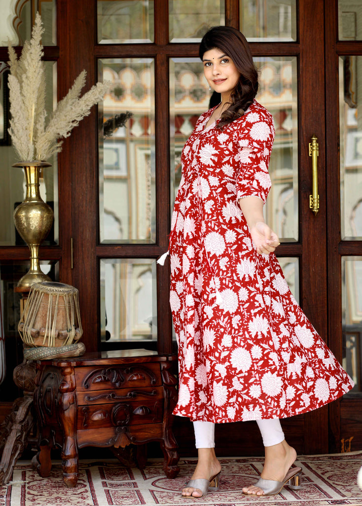 Women's Red Floral Printed Gotta Patti V-Neck 3/4Th Sleeves Anarkali Kurta