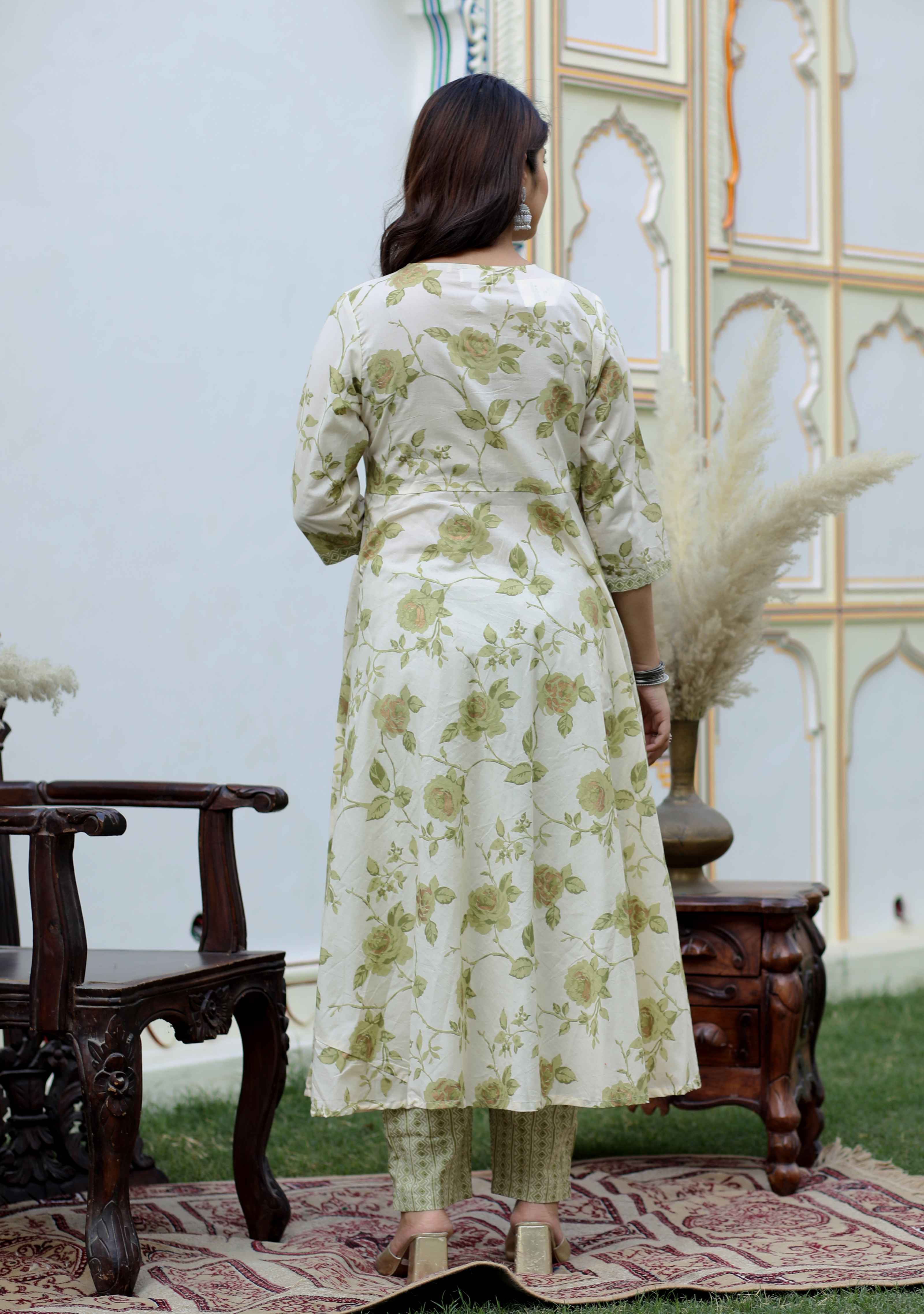 Women's Cotton Floral Print Green Anarkali Kurta & Palazzo Set
 - Doriyaan