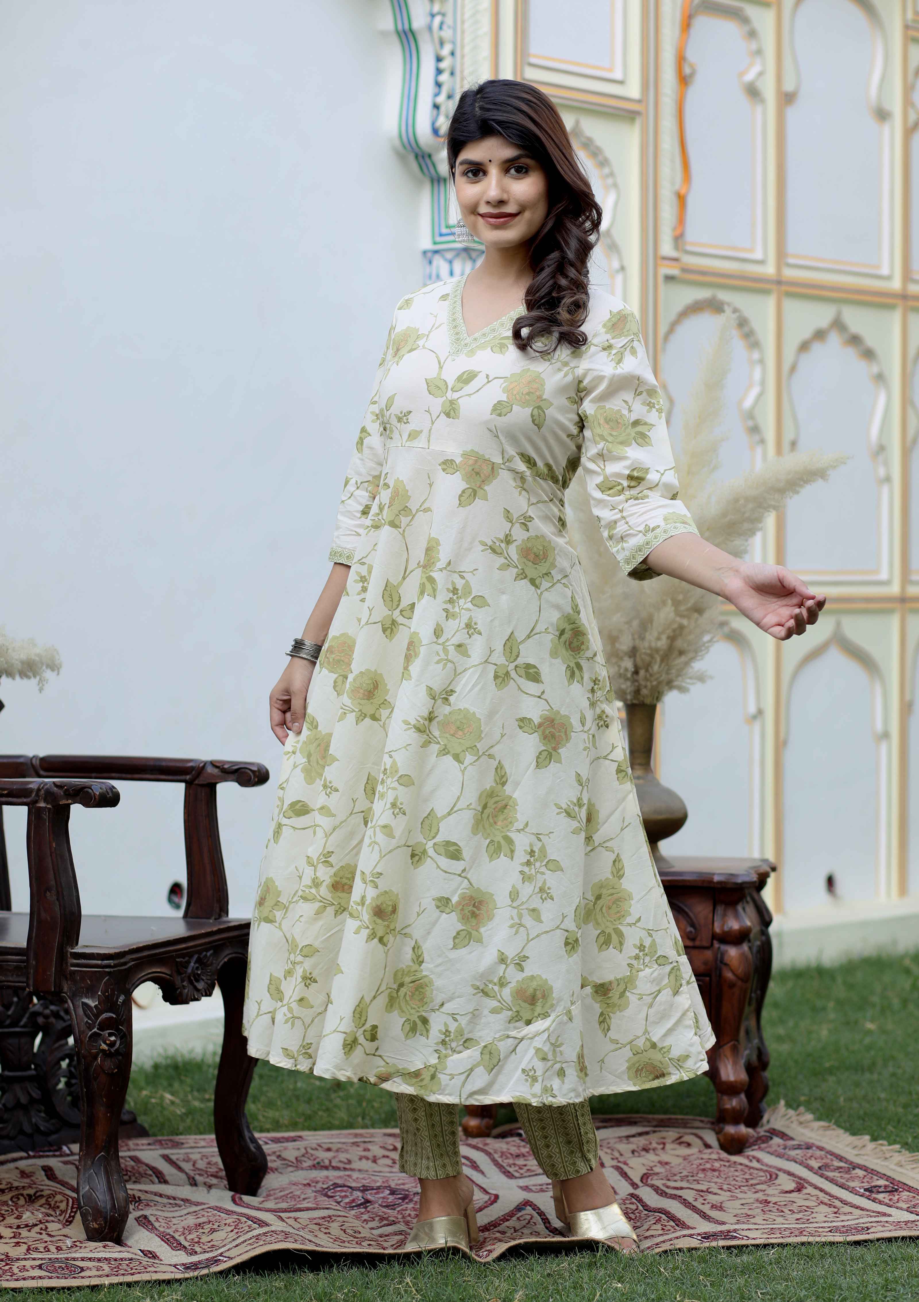 Women's Cotton Floral Print Green Anarkali Kurta & Palazzo Set
 - Doriyaan