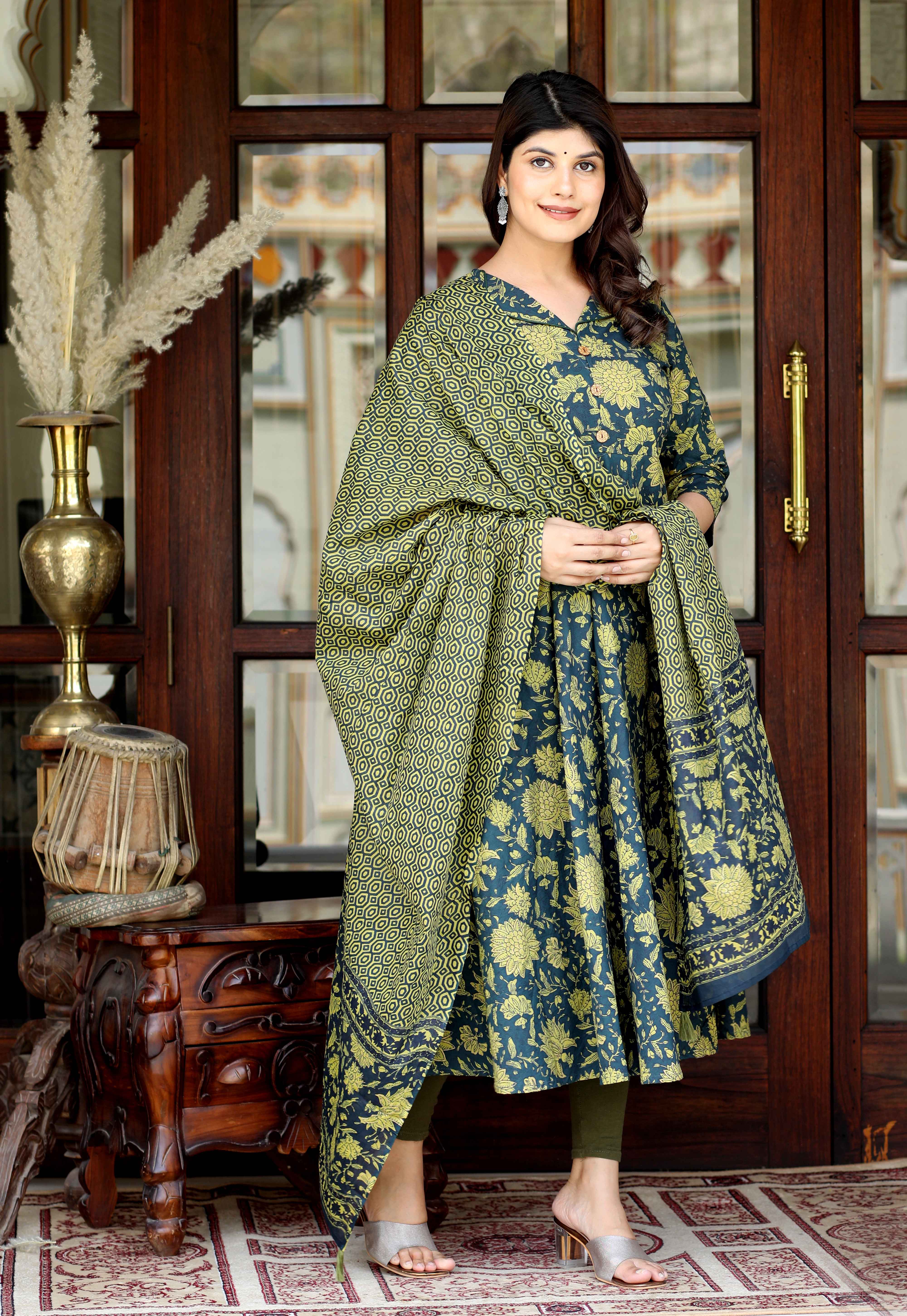 Women's Cotton Floral Print Green Gorgeous Look Anarkali Kurta With Dupatta - Doriyaan