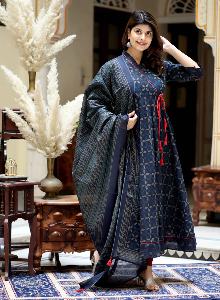 Women's V-Neck Abstract Printed Tassel Angrakha Kurta & Dupatta