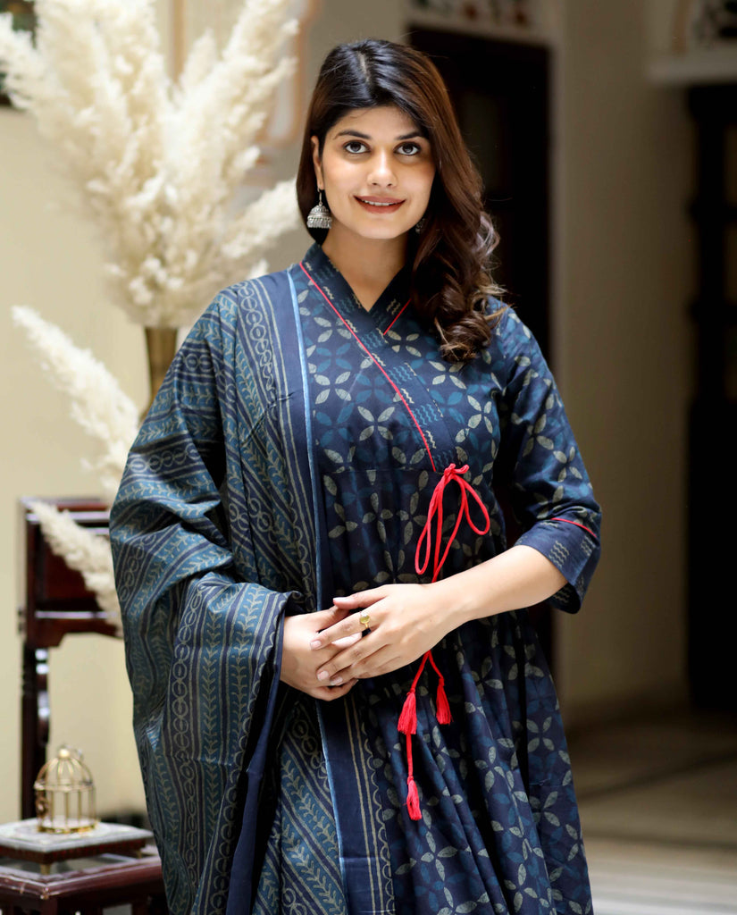 Women's V-Neck Abstract Printed Tassel Angrakha Kurta & Dupatta