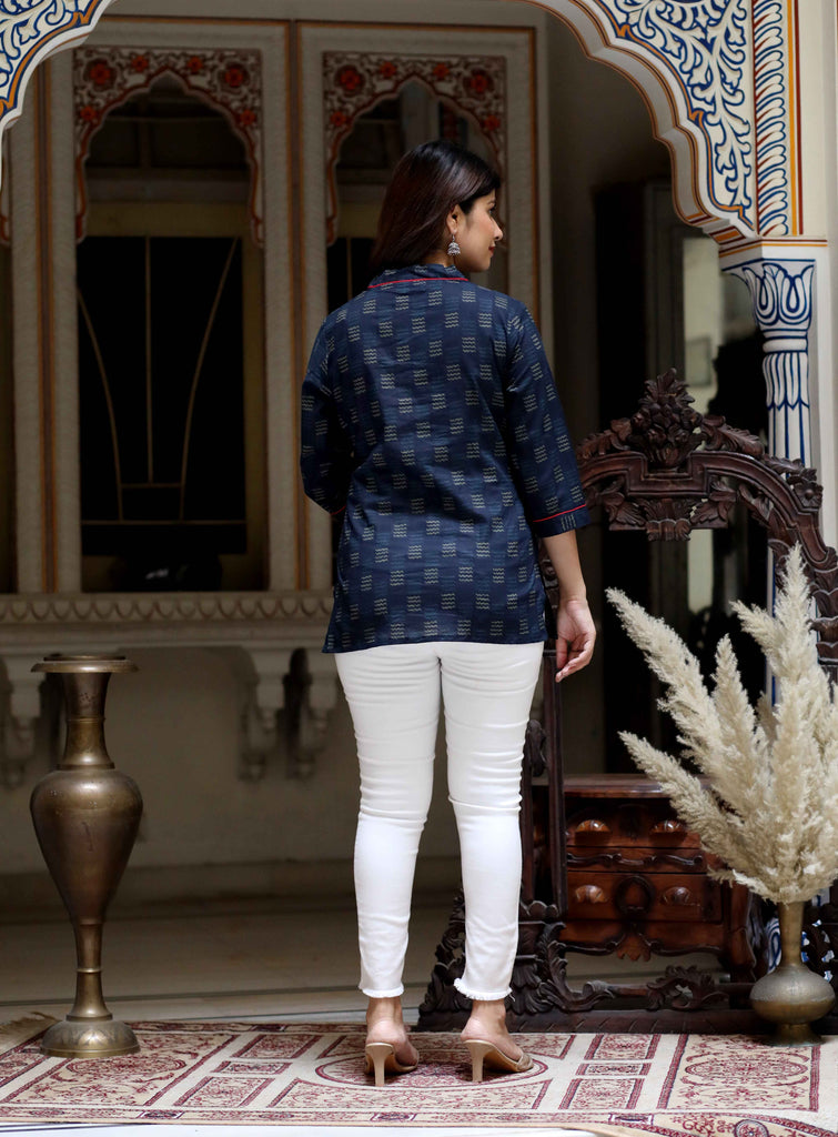 Women's Cotton Blue Ethnic Abstract Printed Short Kurti