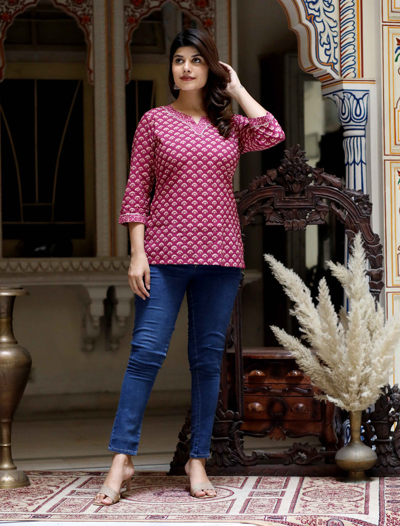 Women's Cotton Pink Floral Printed Short Kurti