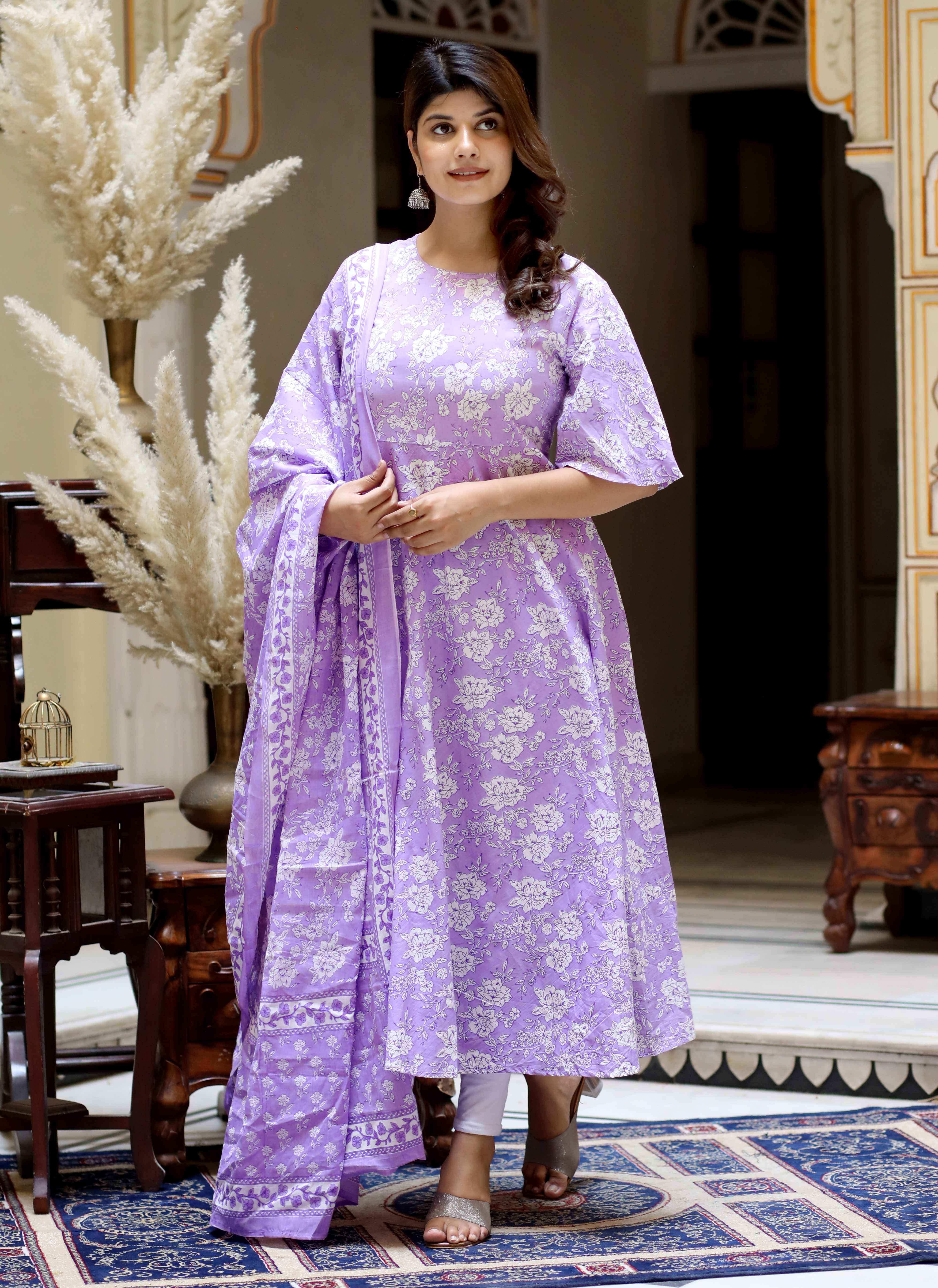 Women's Floral Printed Lavender Anarkali Kurta And Dupatta Set - Doriyaan