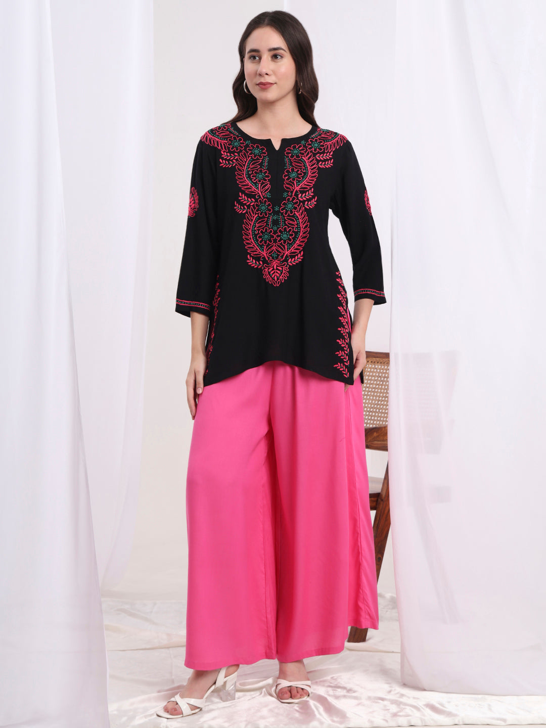 Women's Chikankari Black Cotton Kurti S1007