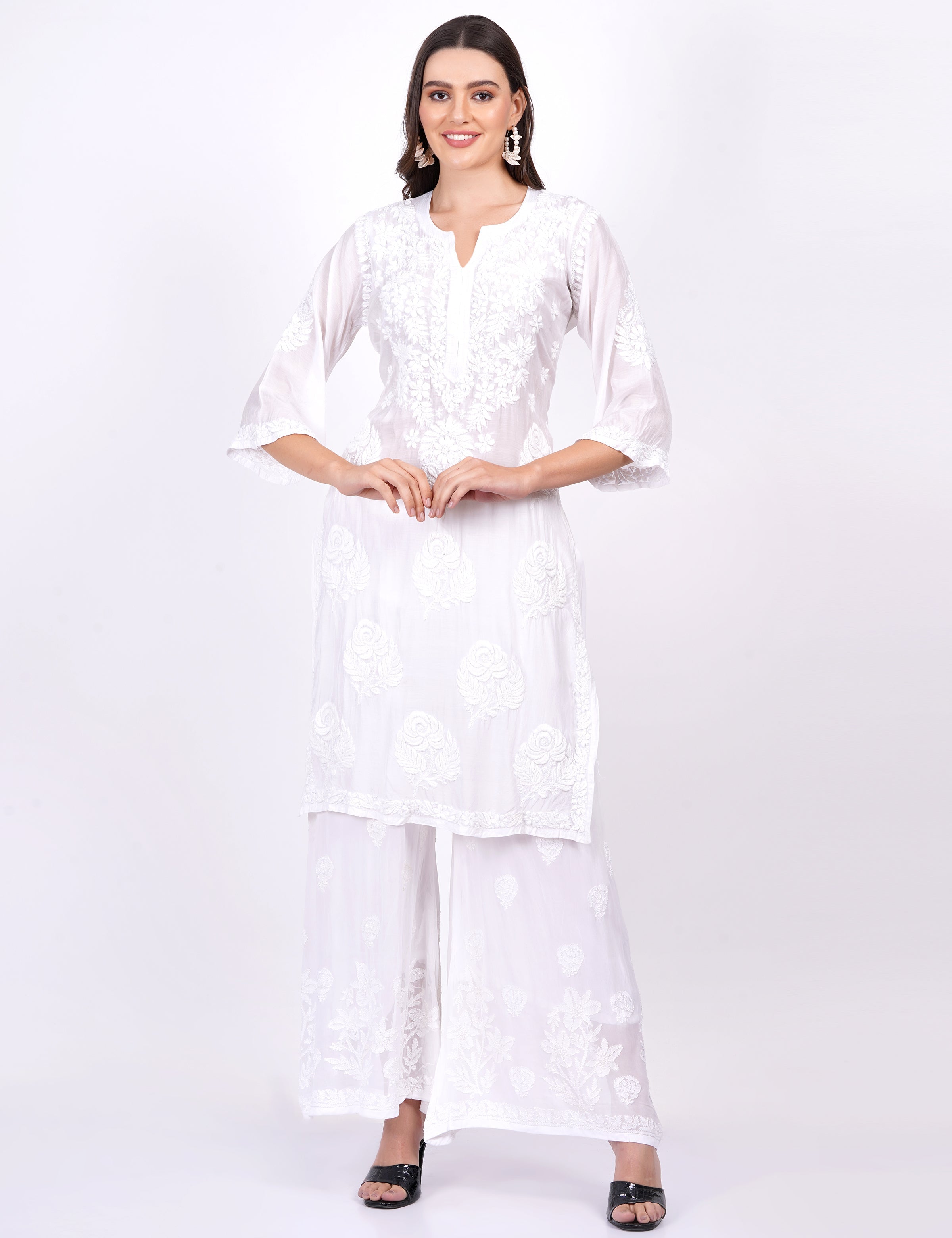 Women's Muslin White Color Chikankari Kurti