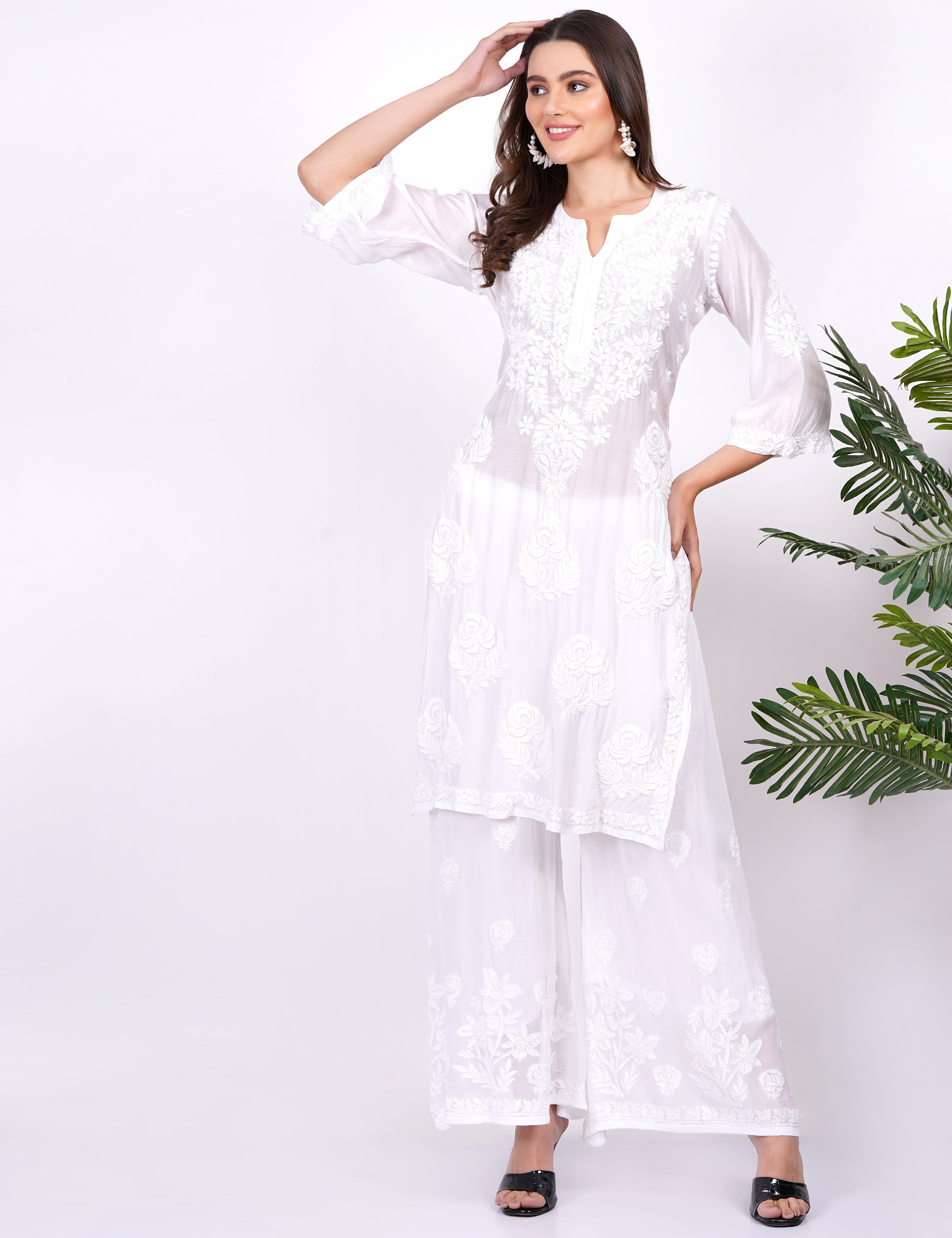 Women's Muslin White Color Chikankari Kurti