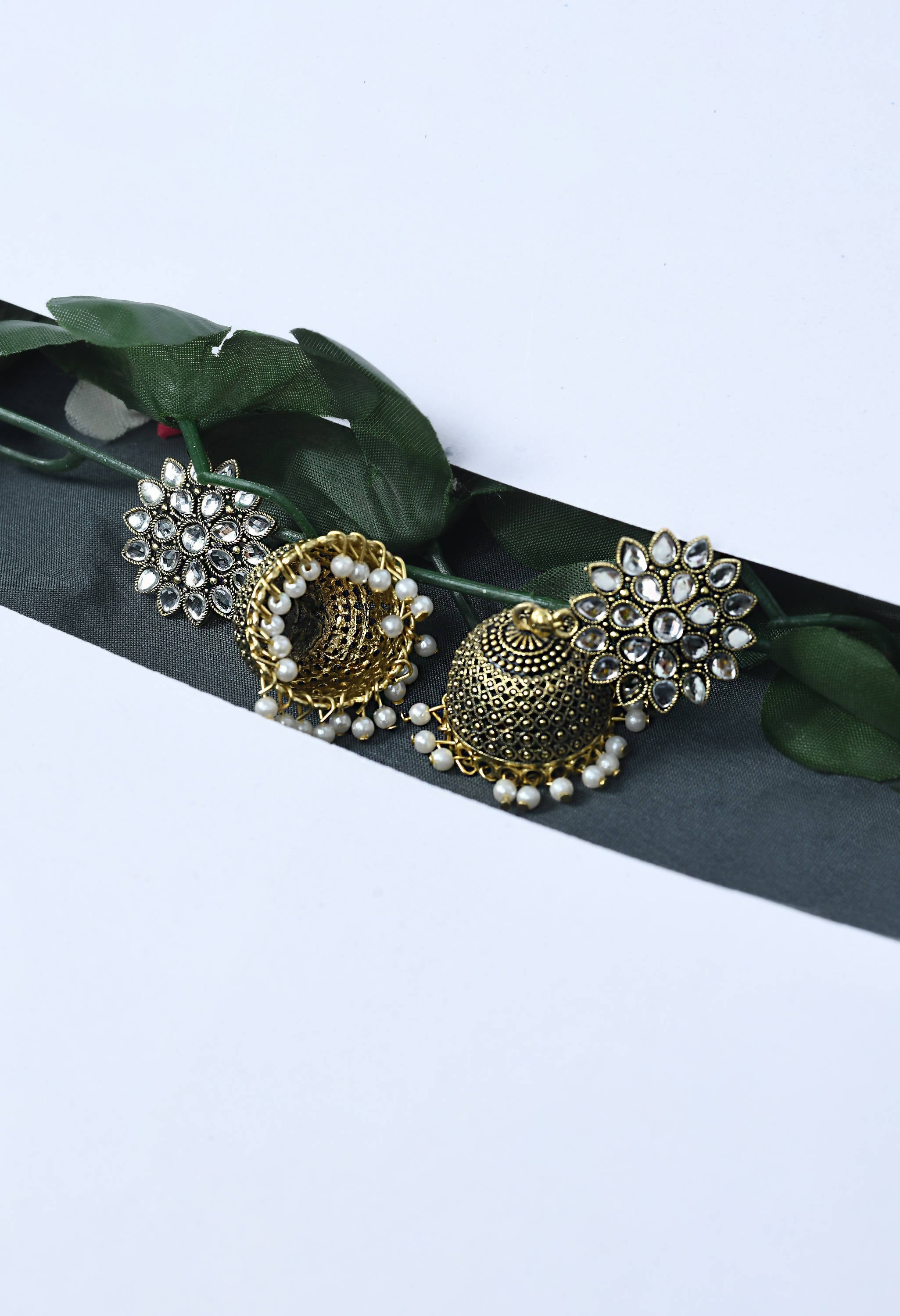 Trendia Kundan Work Jhumka with Pearls Ear
