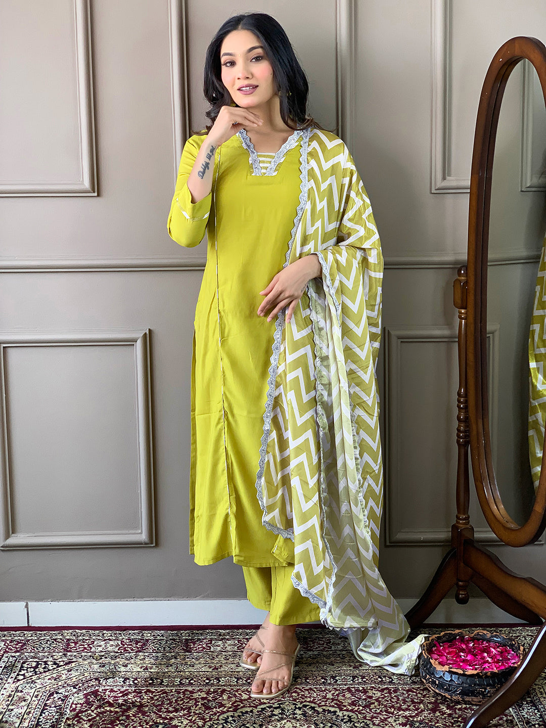 Women's V Neck Embroidered Work Viscose Fabric Kurta & Pant With Dupatta Set - Taantav