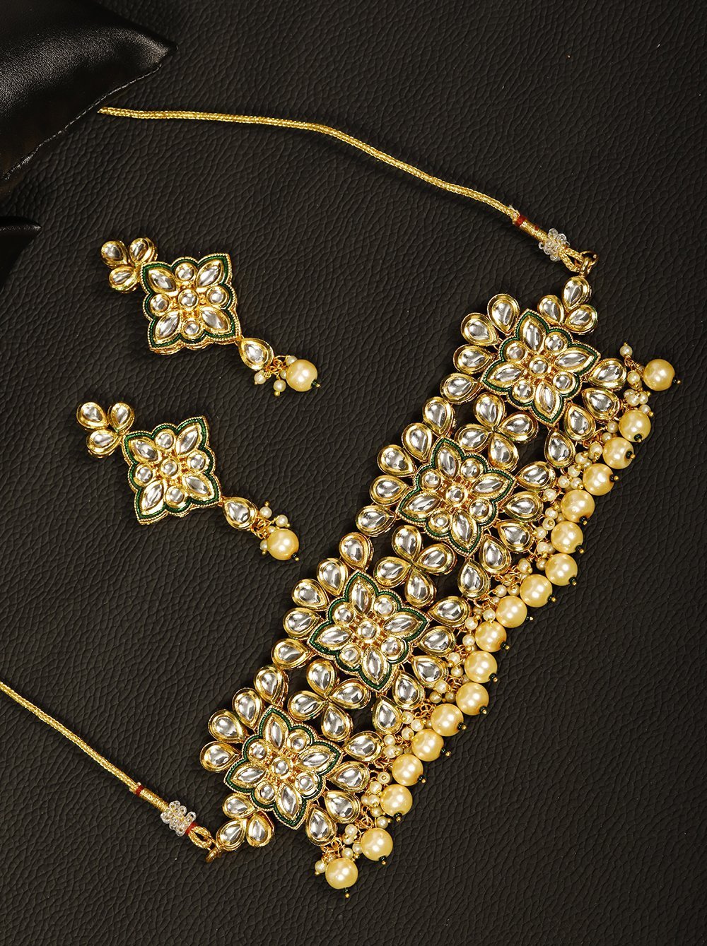 Women's Green Kundan Pearls Gold Plated Choker