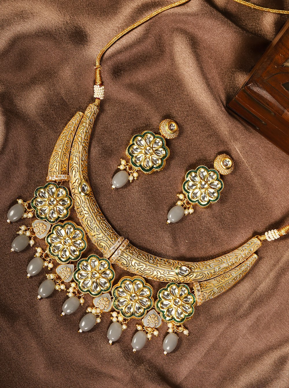 Women's Grey Pearls Kundan Gold Plated Meenakari Jewellery Set