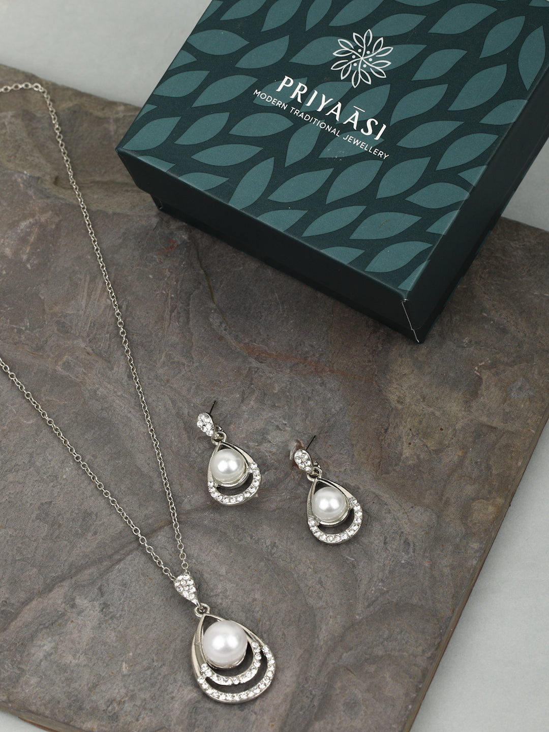 Women's  Droplet-Pearls & Stones Silver Plated Pendant Set