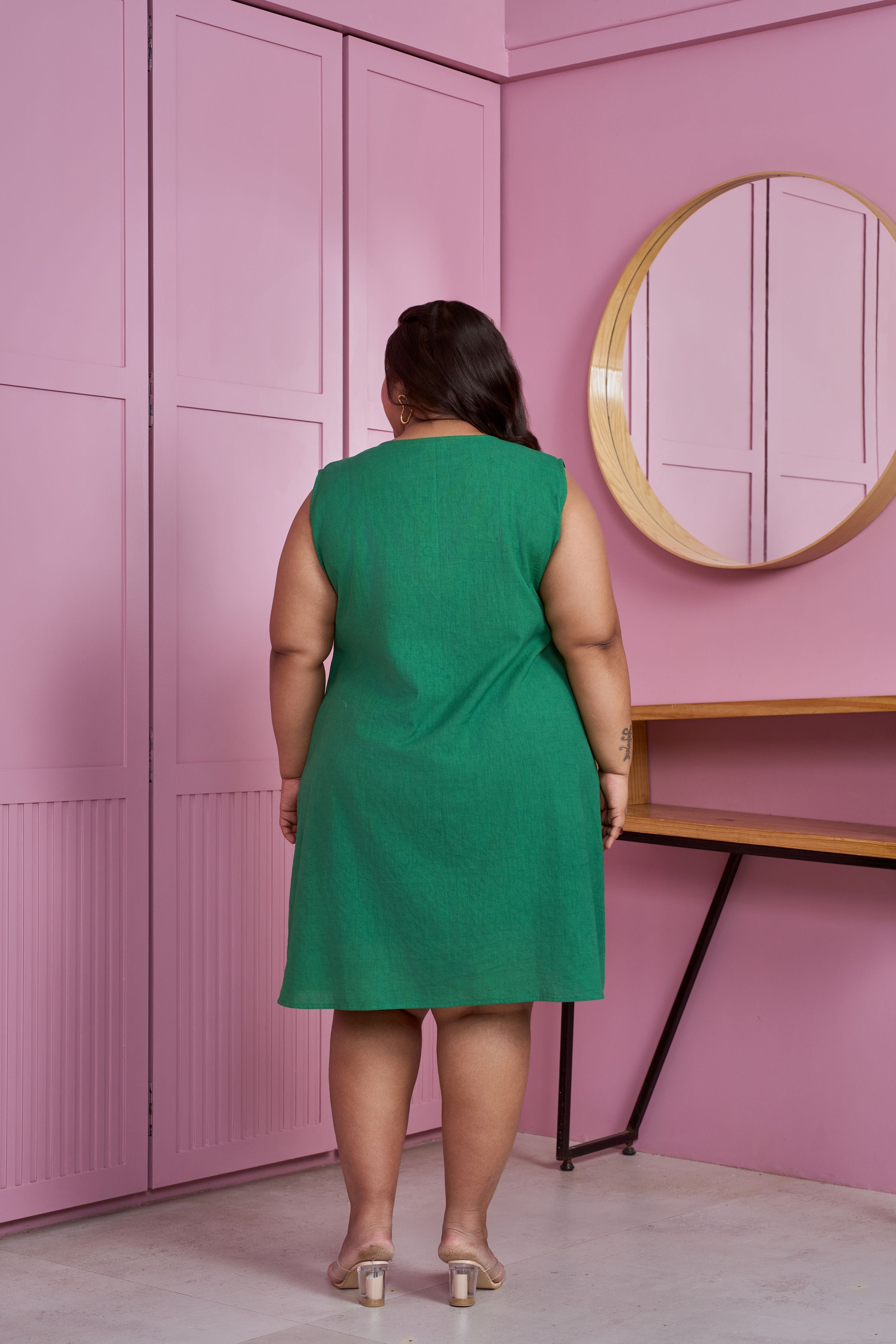 Women's Emerald Green Center-Pleated Linen Short Dress - Nangalia Ruchira