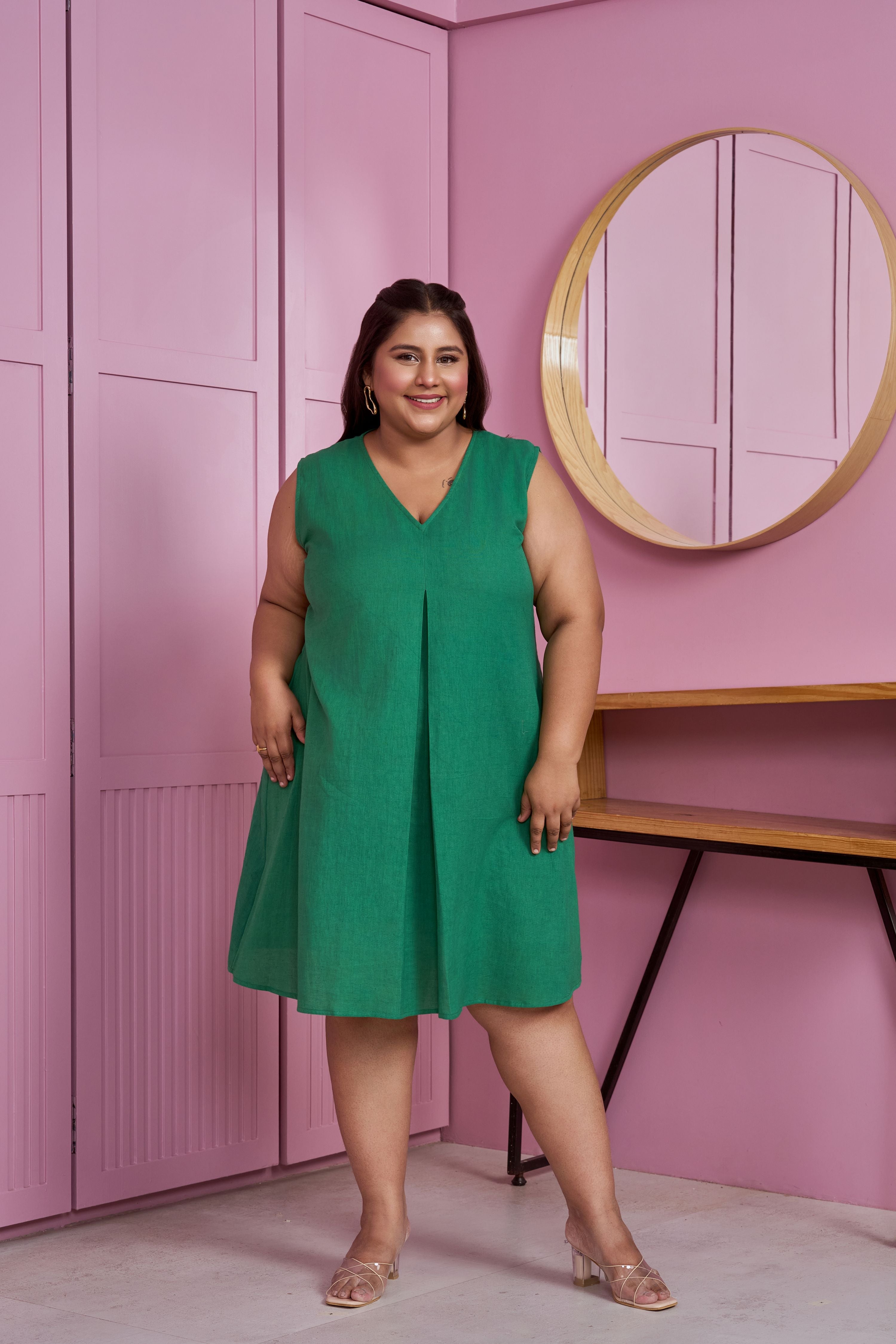 Women's Emerald Green Center-Pleated Linen Short Dress - Nangalia Ruchira