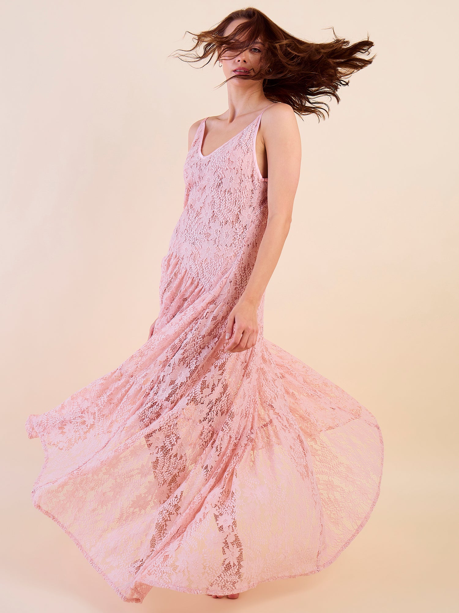 Pink Strappy Nightdress Bridal Lace, Flowy Gown Style 2XL Pink Strappy Nightdress Bridal Lace, Flowy Gown Style 2XL