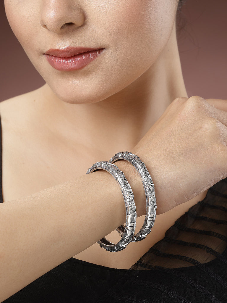 Women's Set Of 2 Silver-Toned German Silver Floral Oxidised Kada Bangle