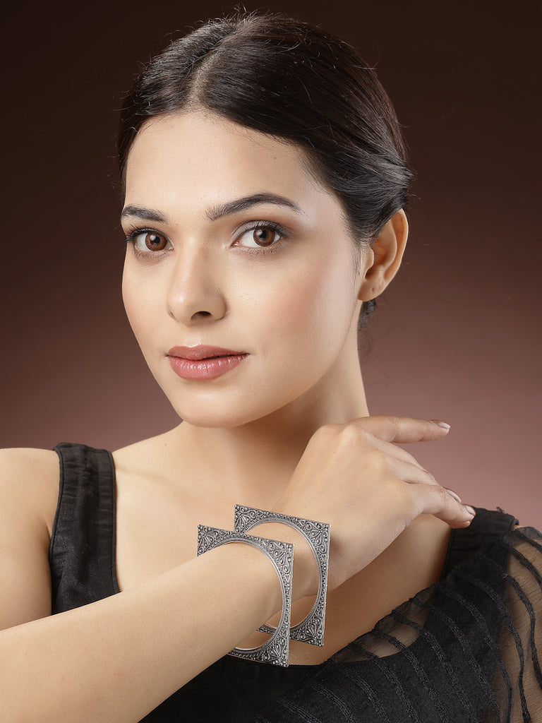 Women's Set Of 2 Silver-Toned Oxidized Square Shaped Bangles