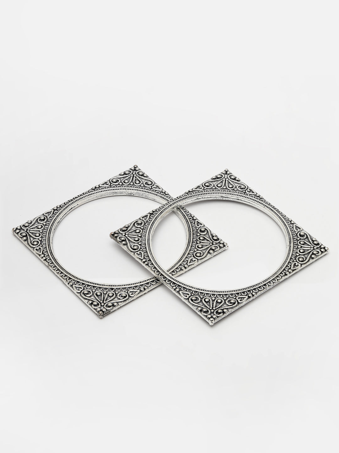 Women's Set Of 2 Silver-Toned Oxidized Square Shaped Bangles - Nvr