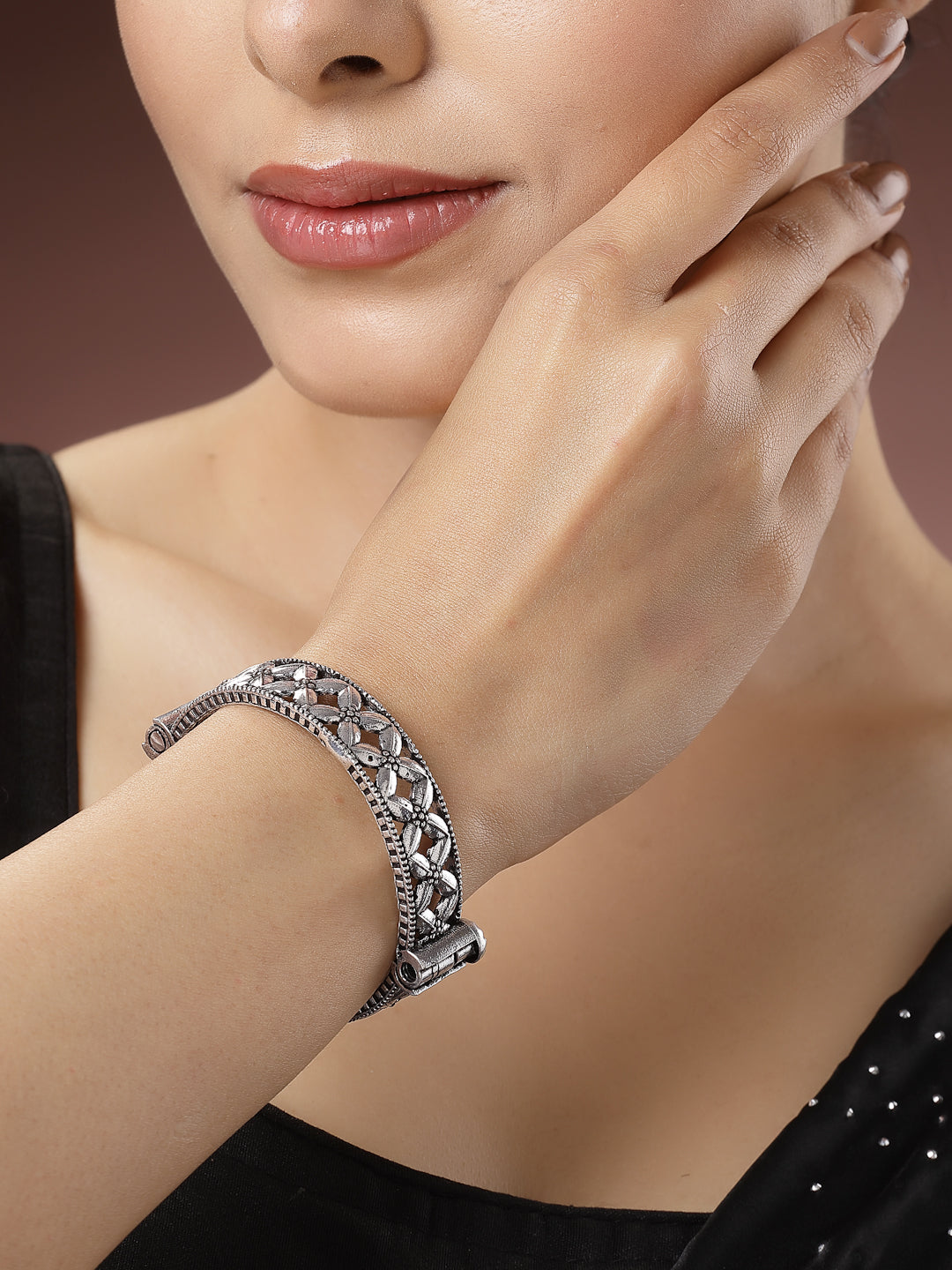 Women's Silver-Toned German Silver Oxidised Kada Bangle