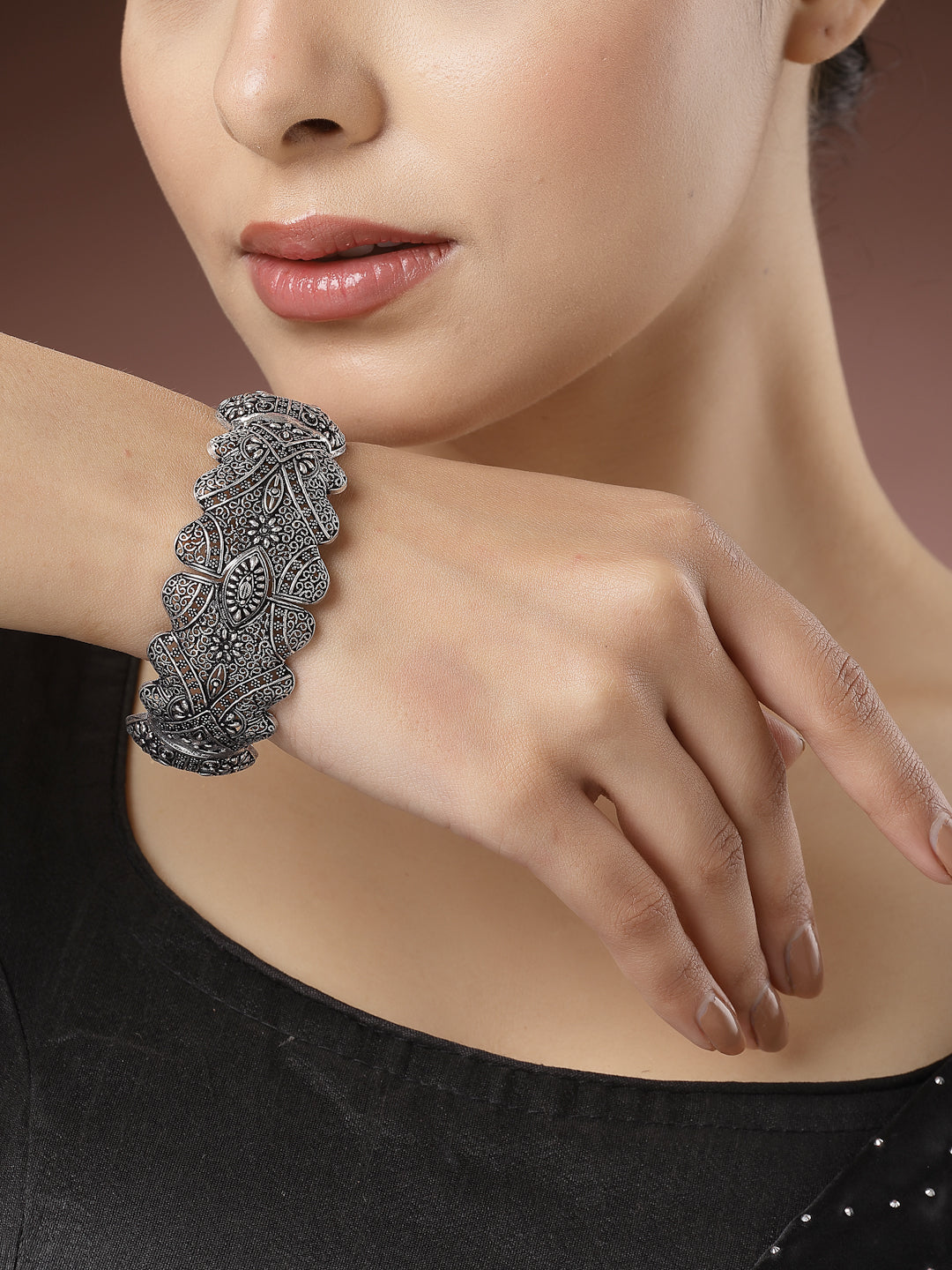Women's Silver-Toned German Silver Oxidised Kada Bangle