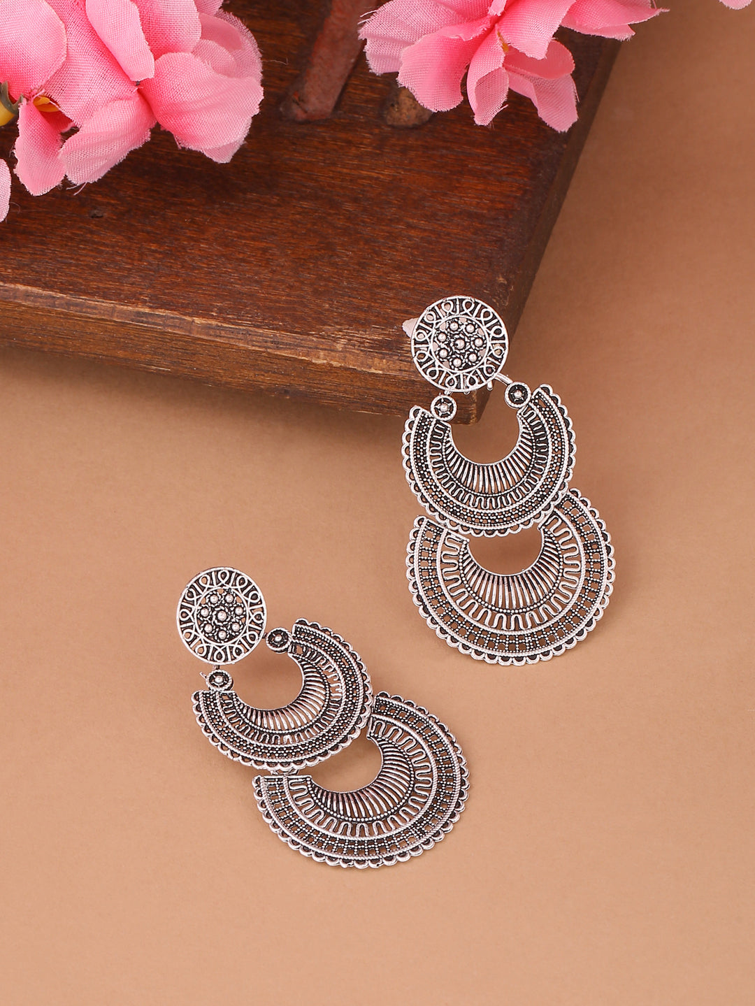 Women's Silver plated crescent shaped drop earrings - NVR
