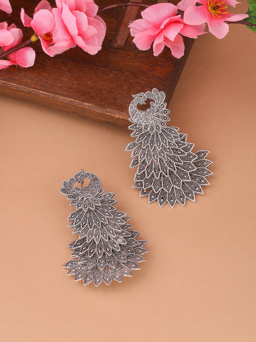 Women's Silver toned contemporary drop earrings - NVR