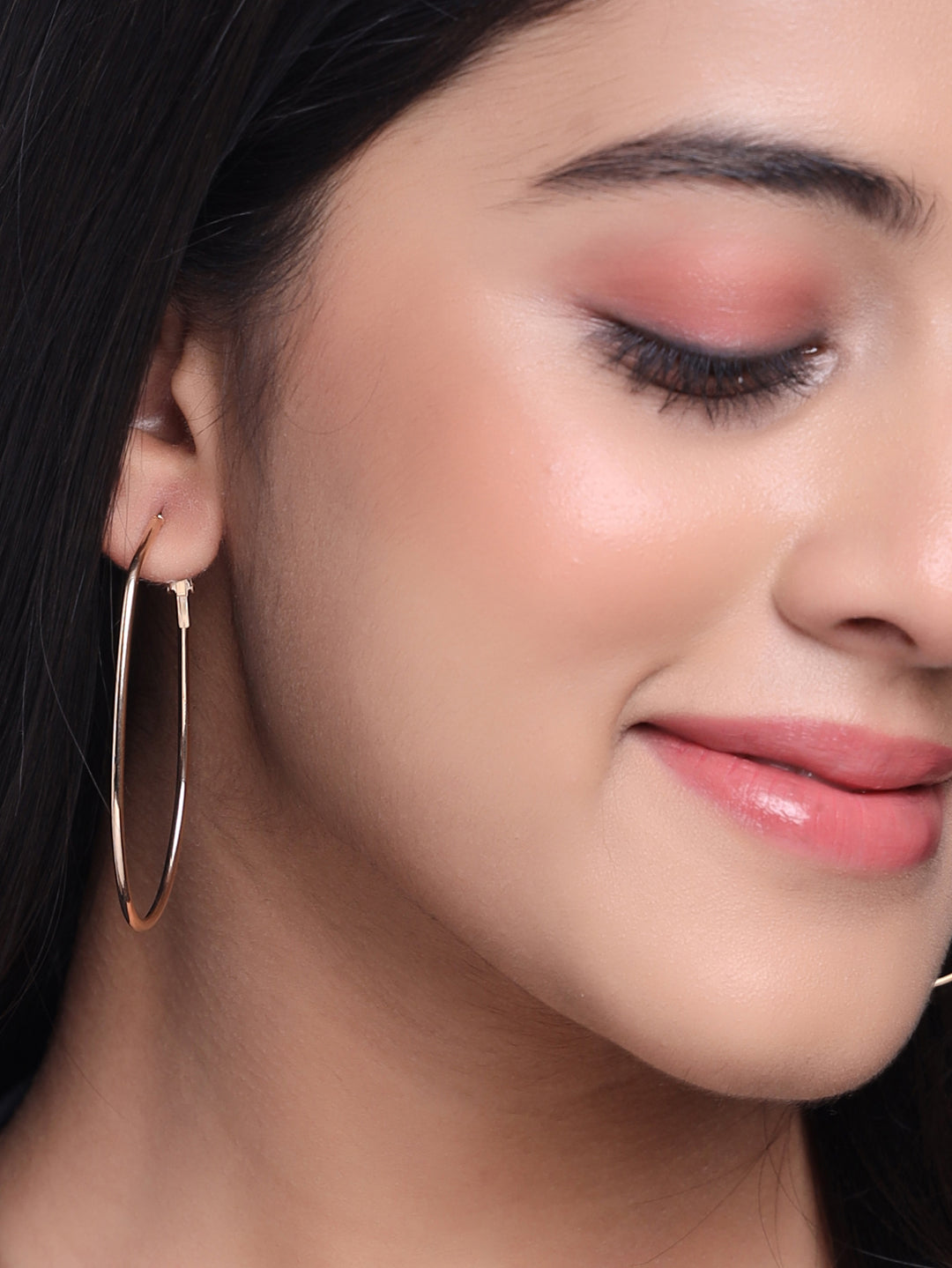 Women's Set Of 2 contemporary hoop earrings