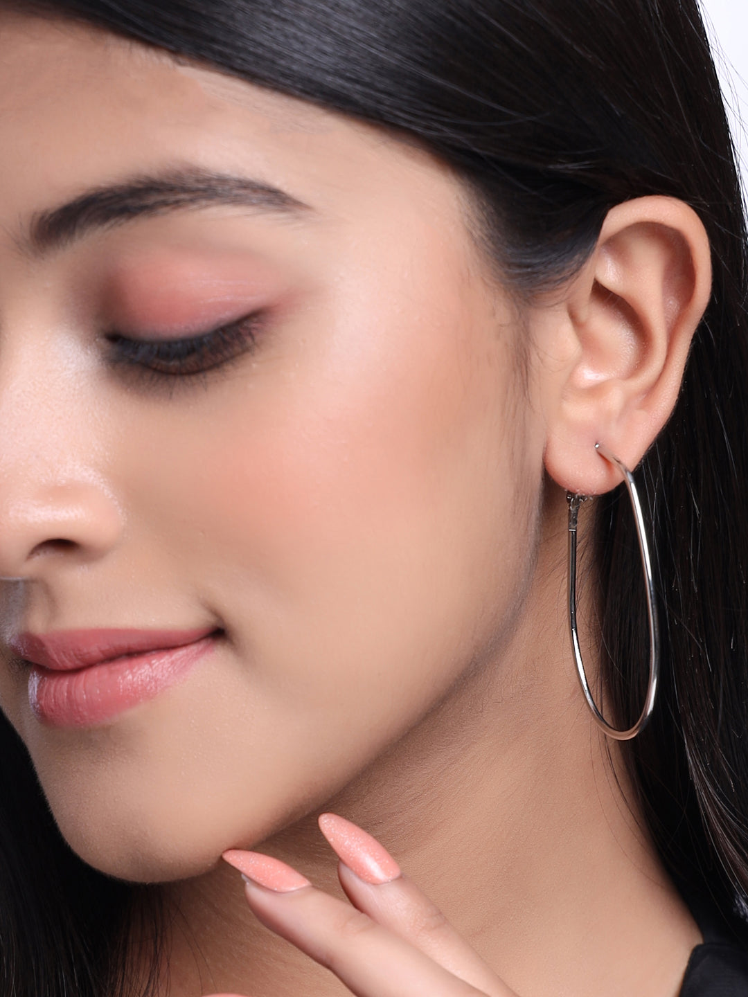 Women's Set Of 2 contemporary hoop earrings