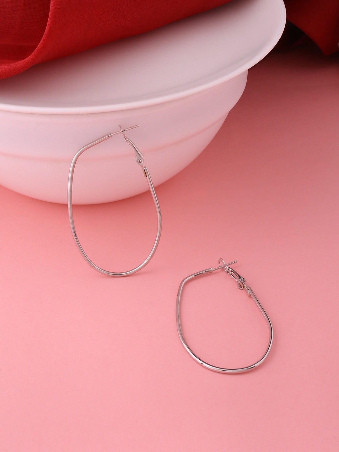 Women's Set Of 2 contemporary hoop earrings - NVR
