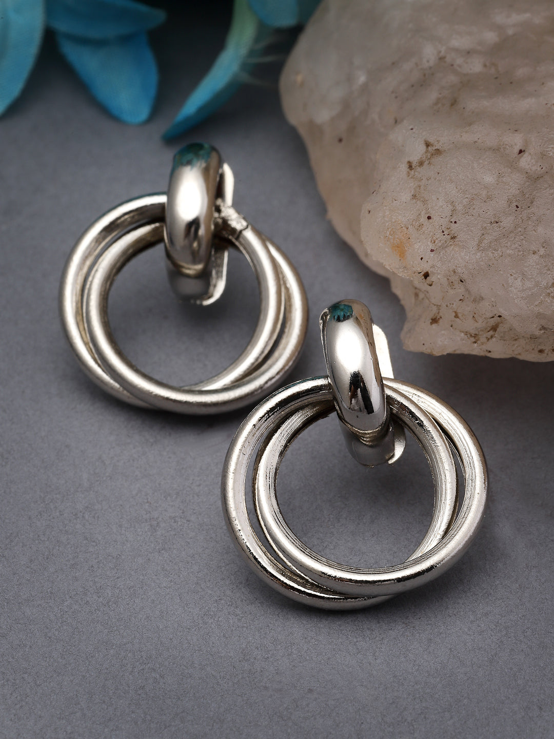 Women's western silver plated circular metal hoop earrings - NVR