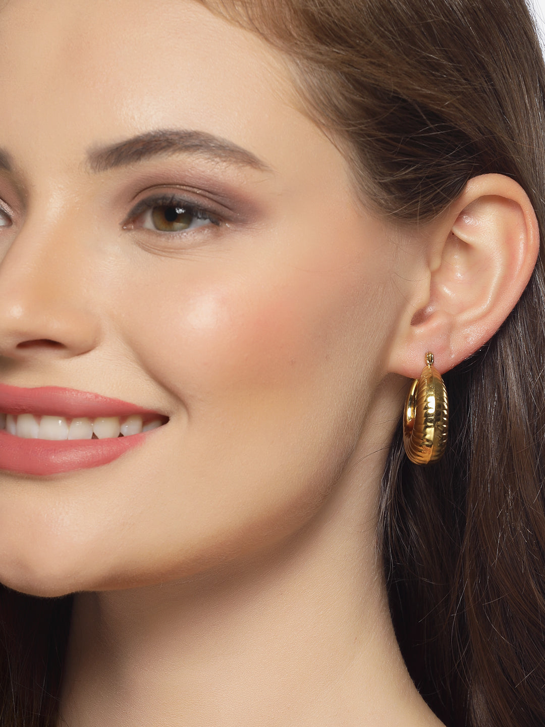 Women's Gold Circular Hoop Earrings - NVR