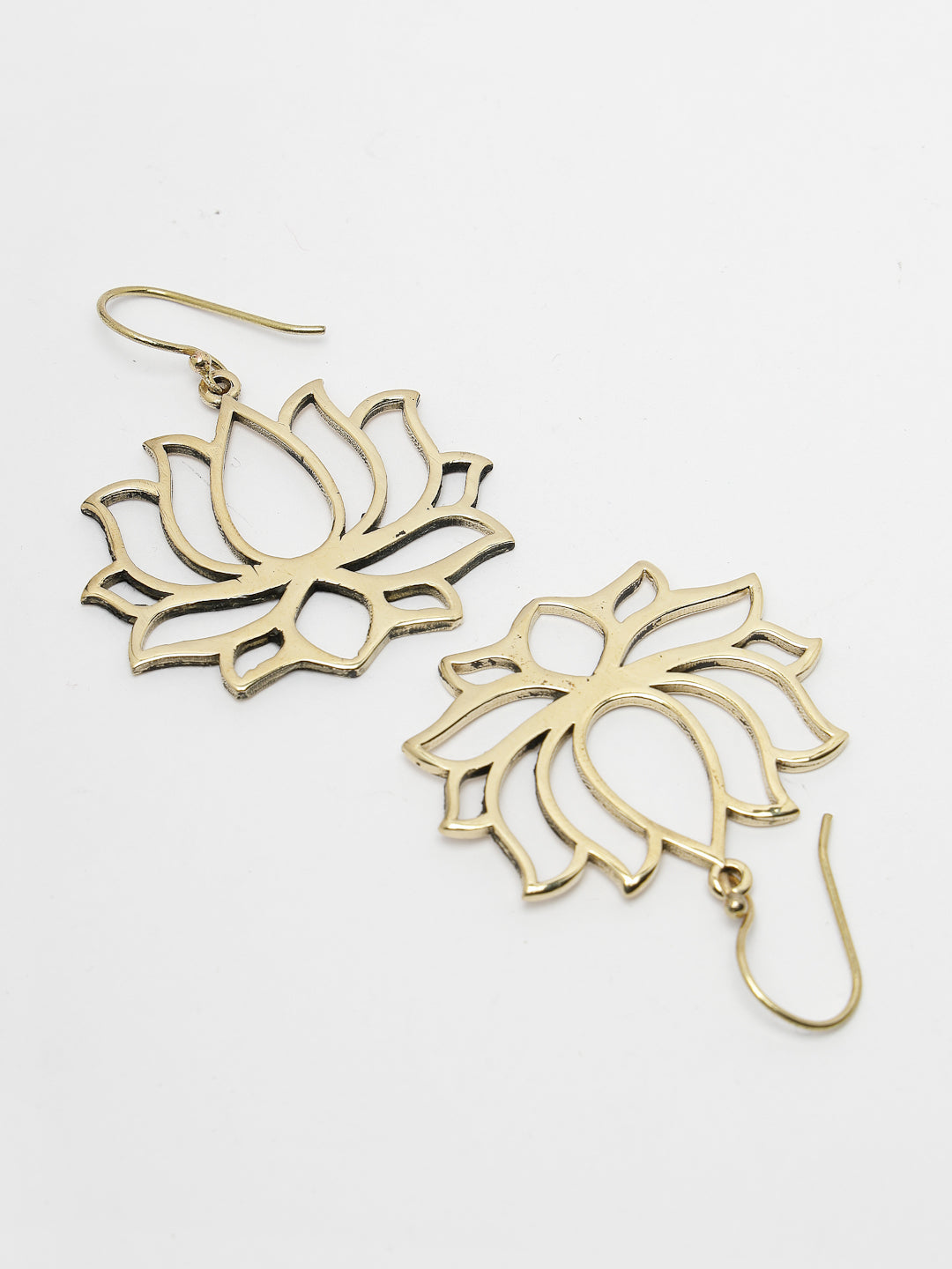 Women's Lotus shaped gold plated earrings - NVR