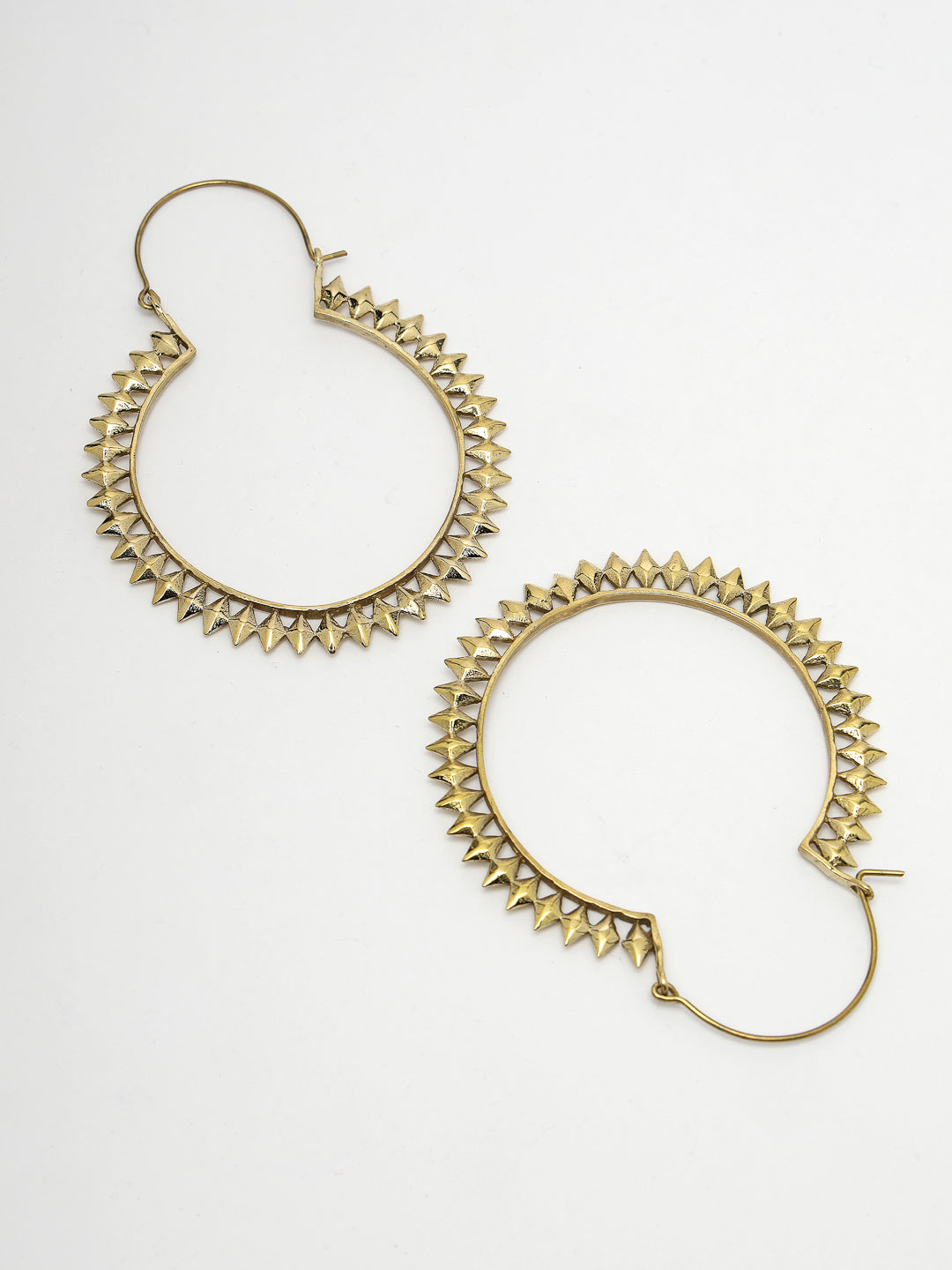 Women's Golden full circular hoop earrings - NVR