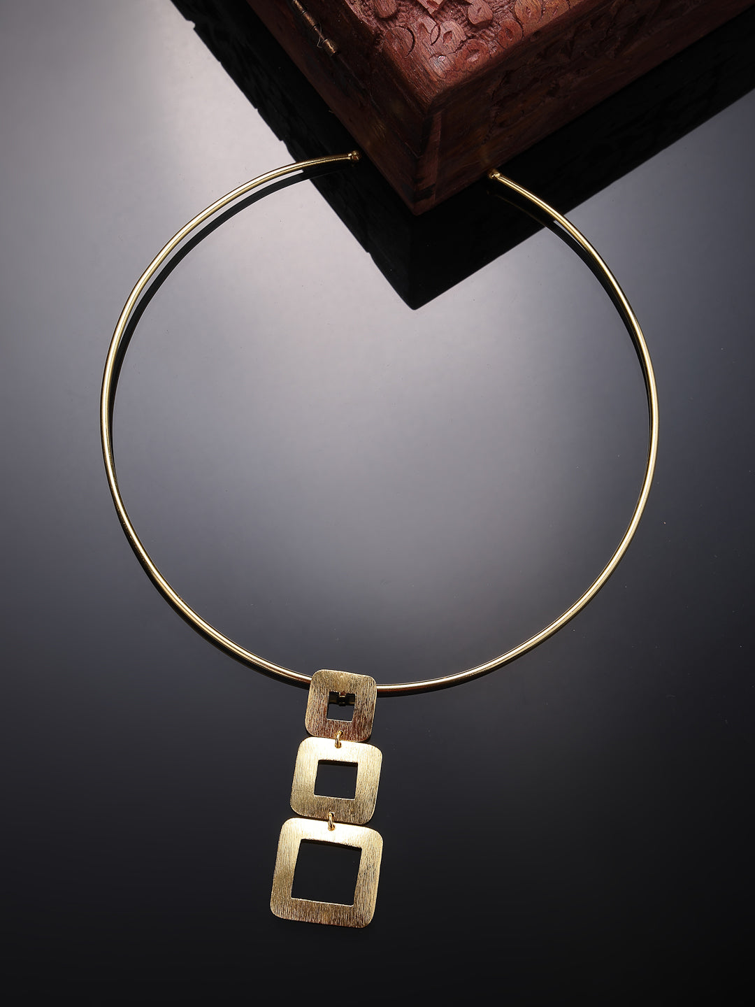 Women's Gold-plated Circular Choker Necklace