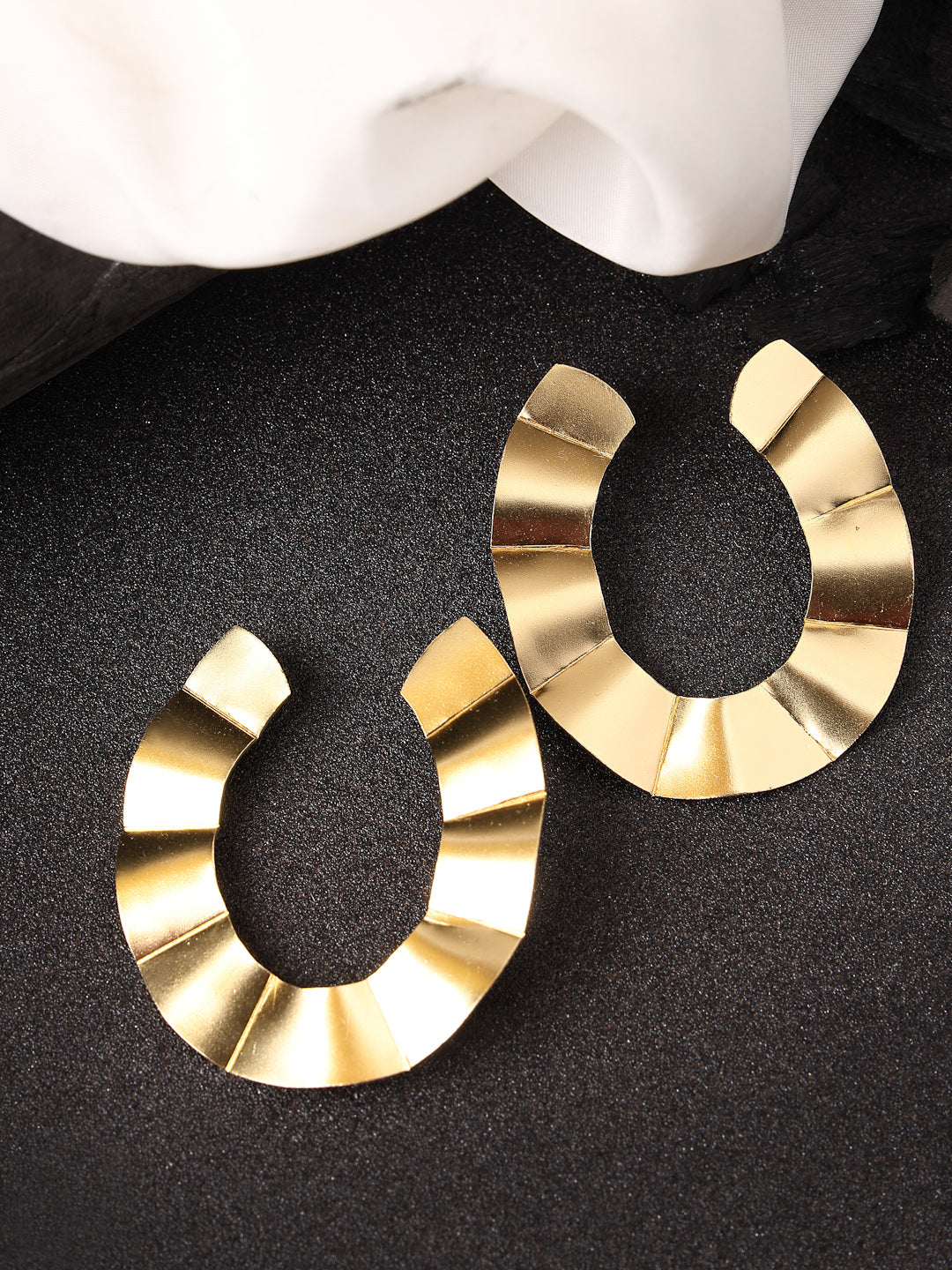 Women's Gold-plated Contemporary Drop Earrings