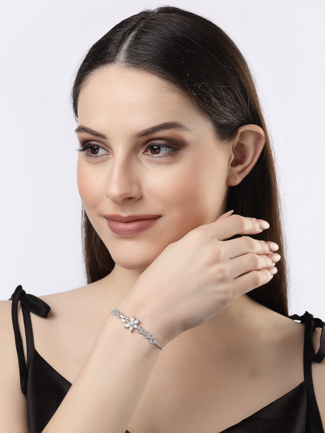 Women's Silver-plated Handcrafted American Diamond Link Bracelet