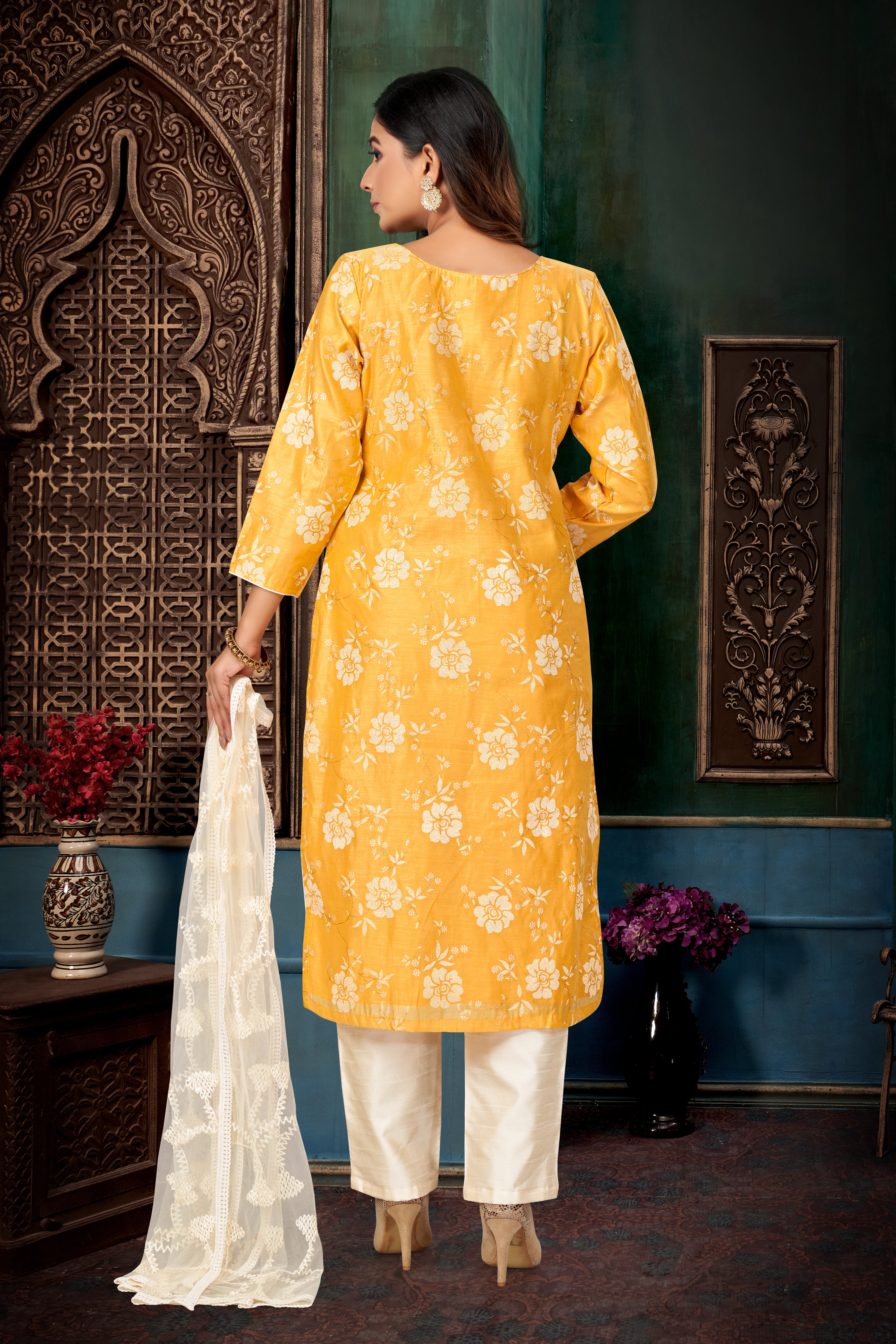 Color_YELLOW