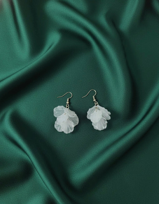 Color_ White