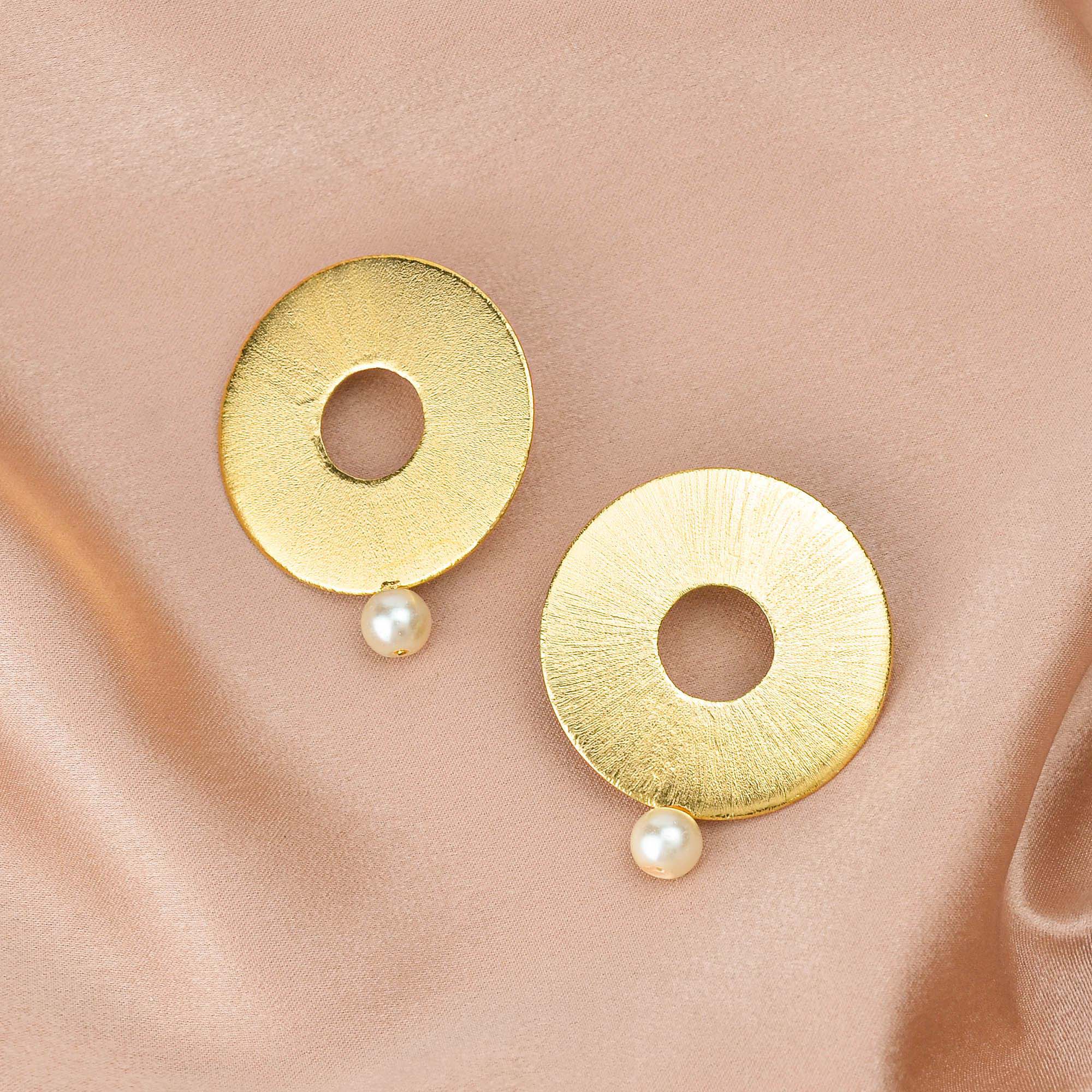 Women's Pearl Concentric Circle Earring