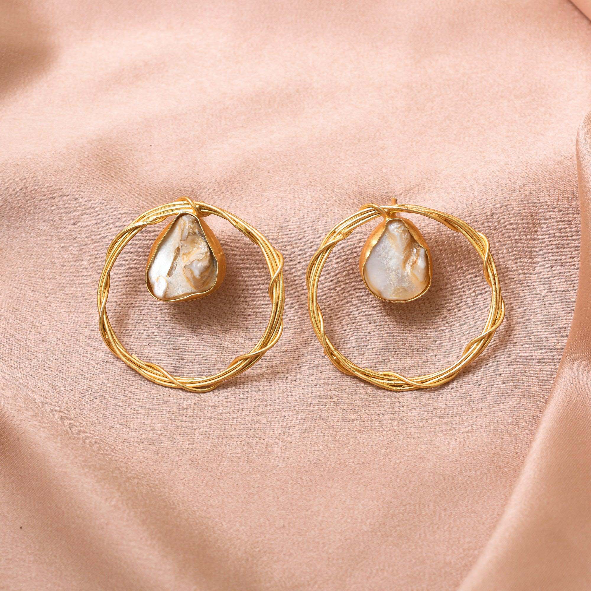Women's Pearl Twisted Wired Hoop