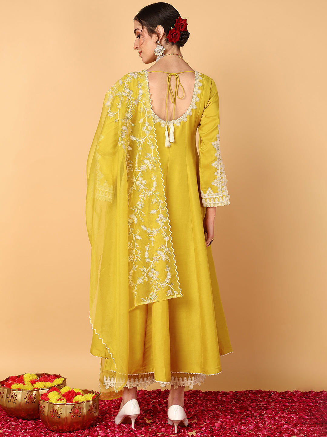 Travail de broderie Anarkali Femmes Kurti Palazzo Dupatta Pantalon Travail de broderie Anarkali Femmes Kurti Palazzo Dupatta Pantalon