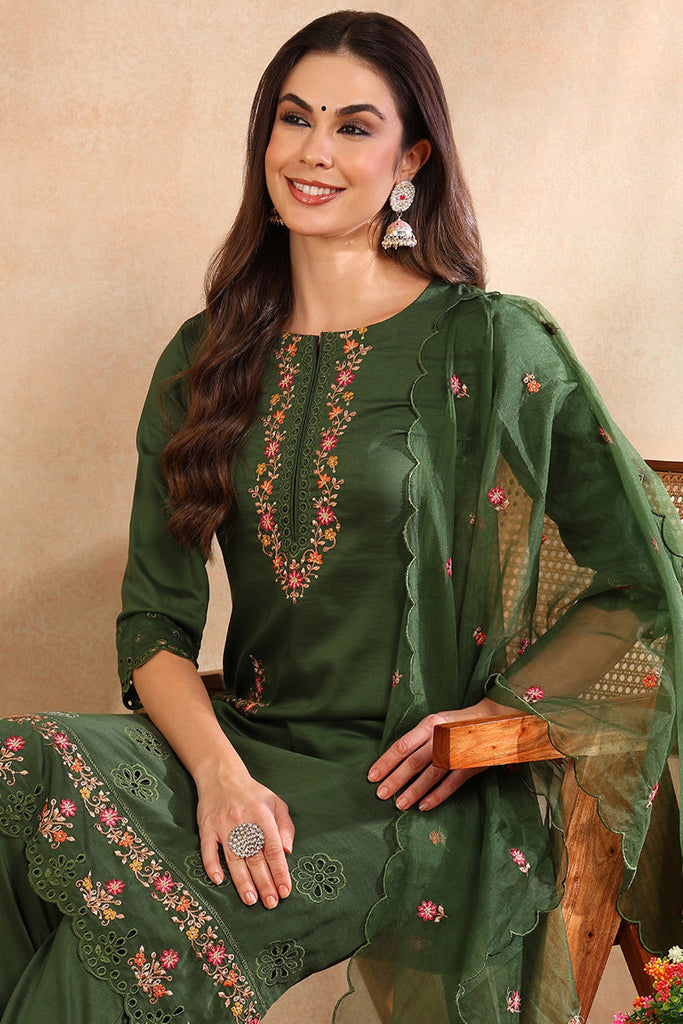 Women's Green Silk Blend Solid Embroidered Straight Kurta Trouser With Dupatta