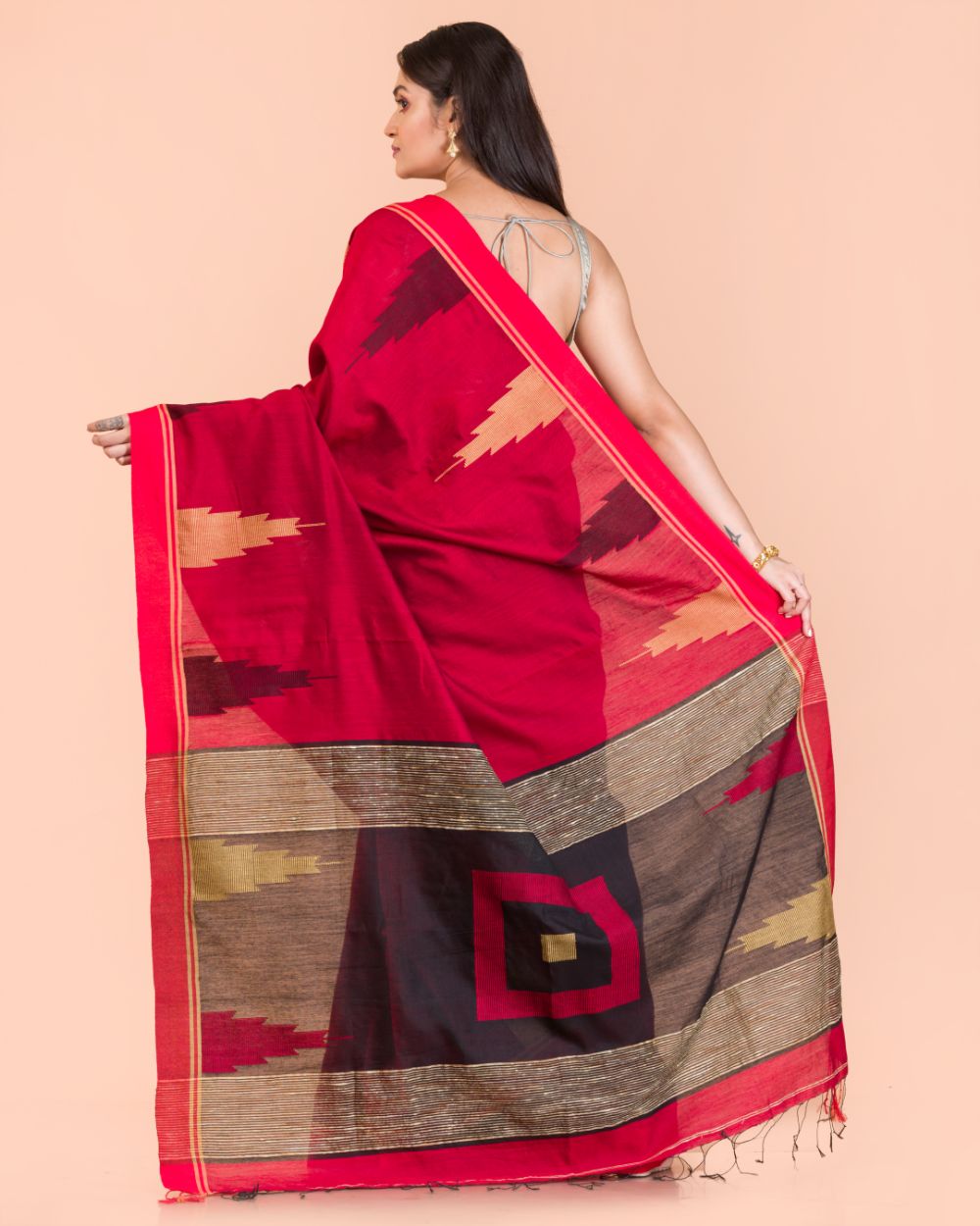 Women's Red Cotton Blend Handloom Saree - Piyari Fashion